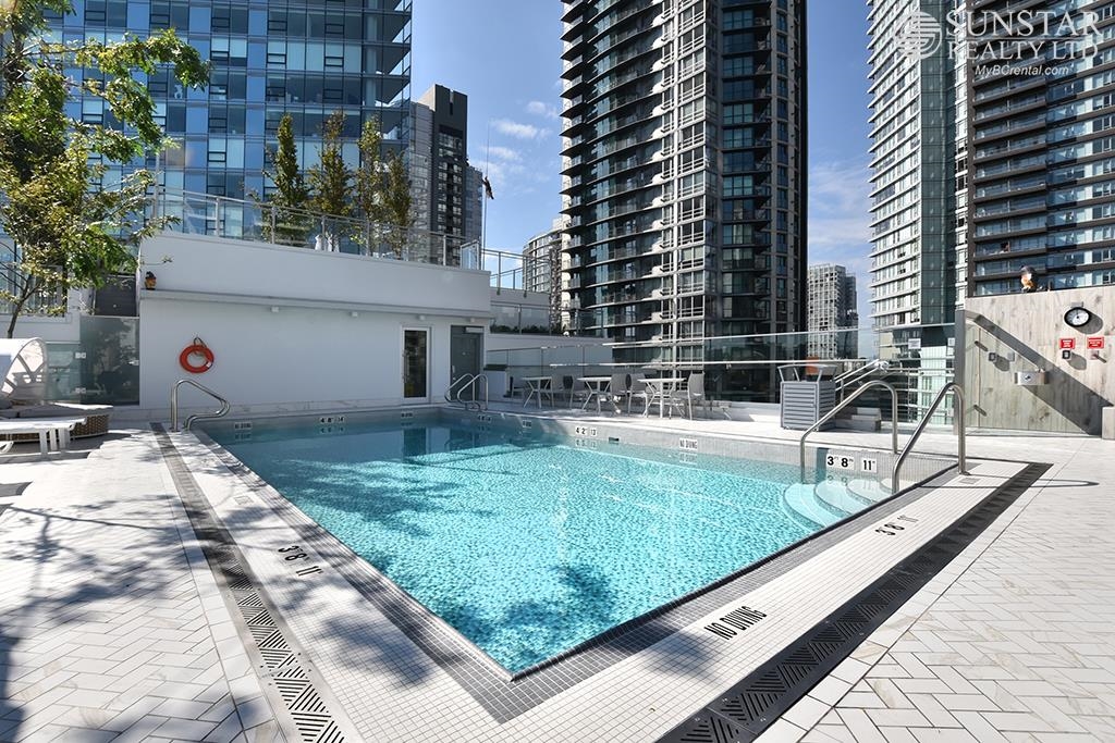 402 499 PACIFIC STREET, #402