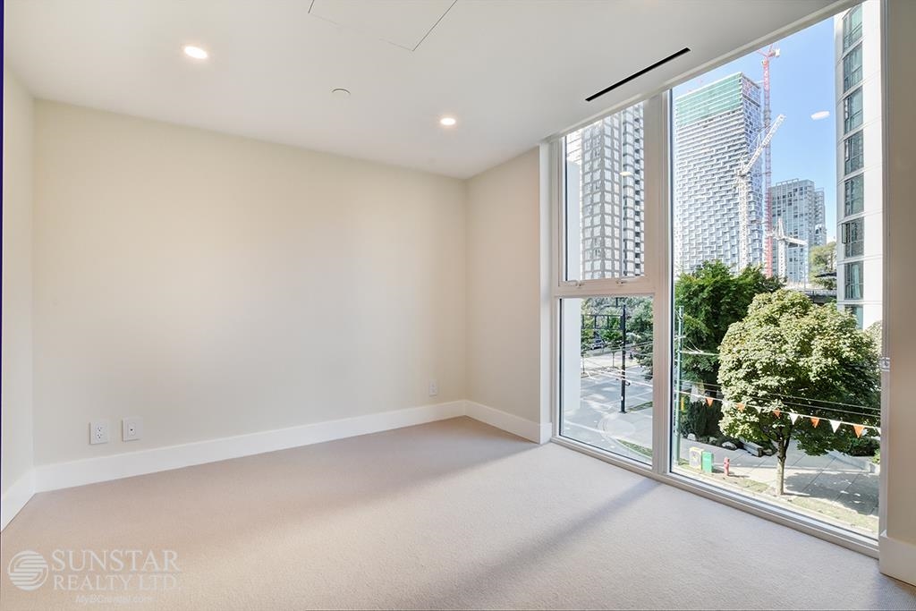 402 499 PACIFIC STREET, #402
