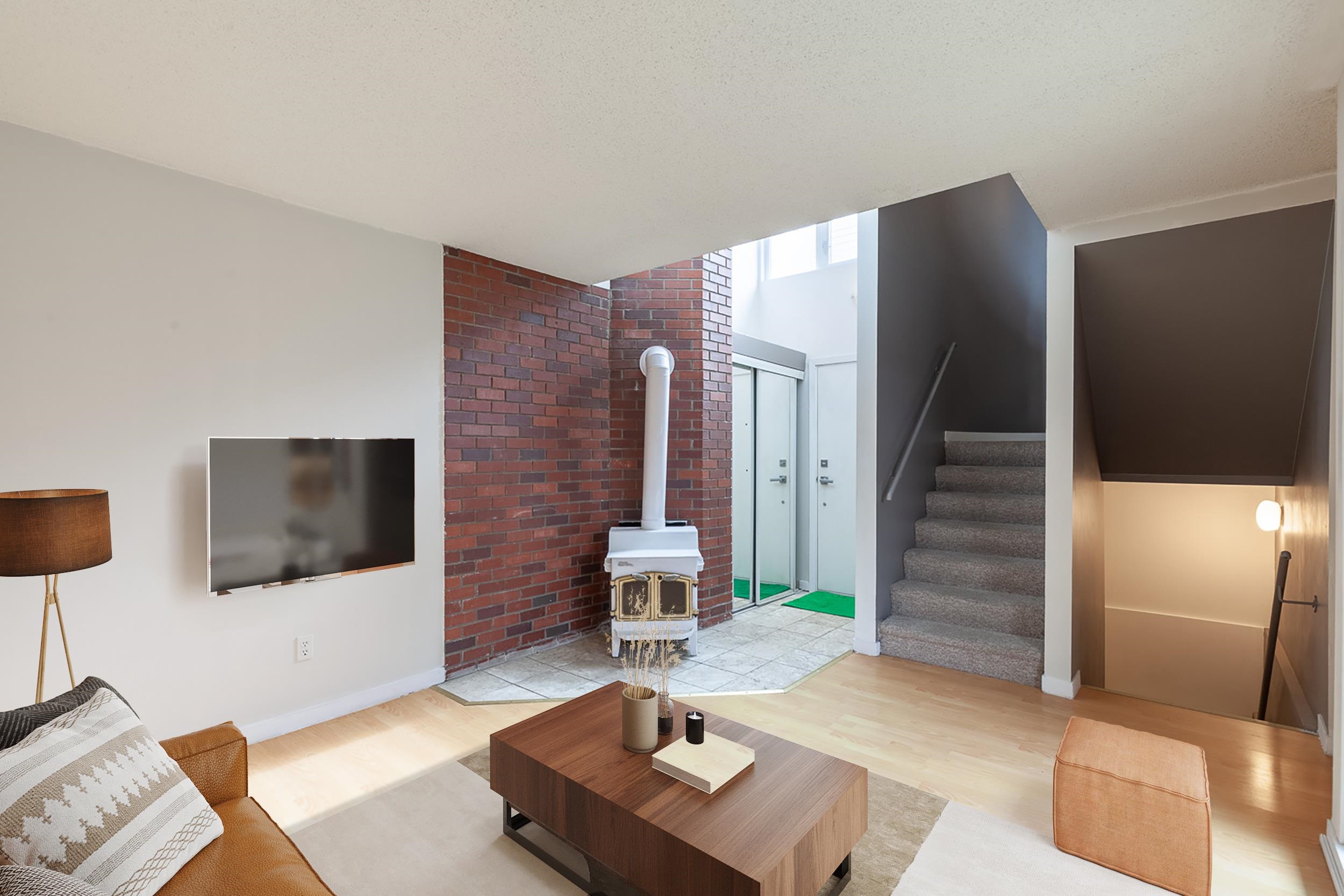3 468 JACKSON AVENUE, #3