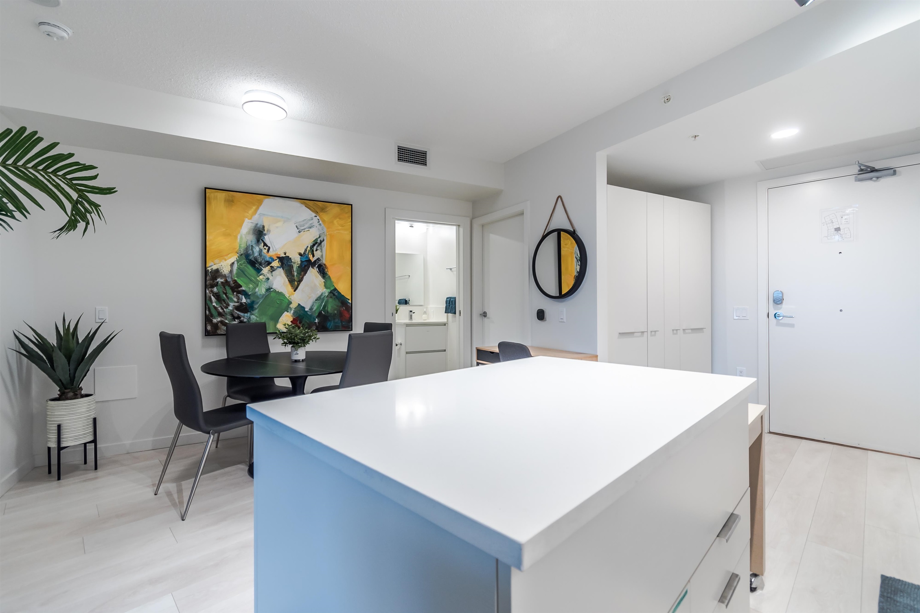 1119 180 E 2ND AVENUE, #1119