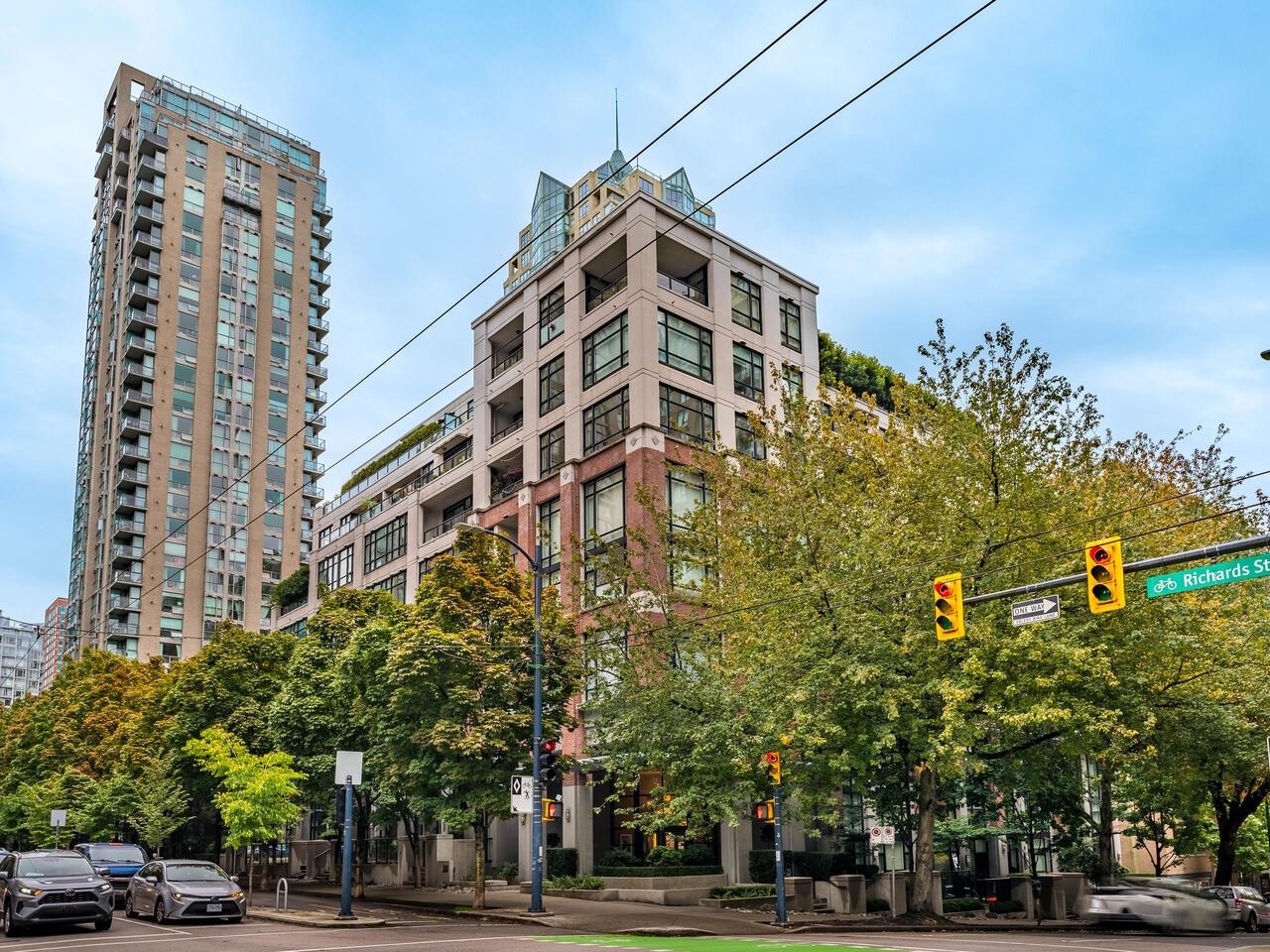 402 988 RICHARDS STREET, #402