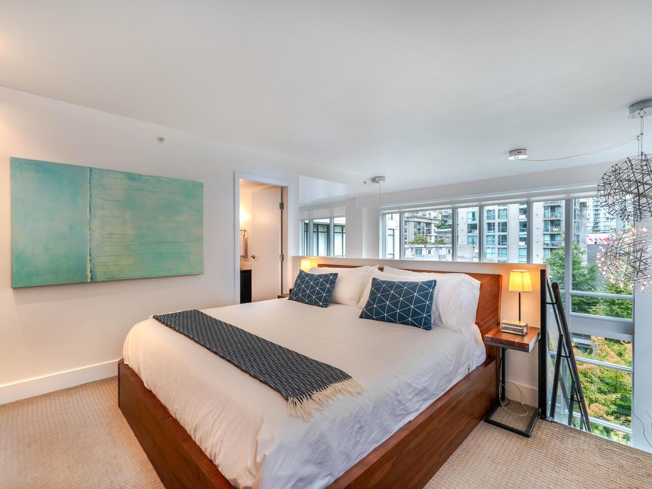 402 988 RICHARDS STREET, #402