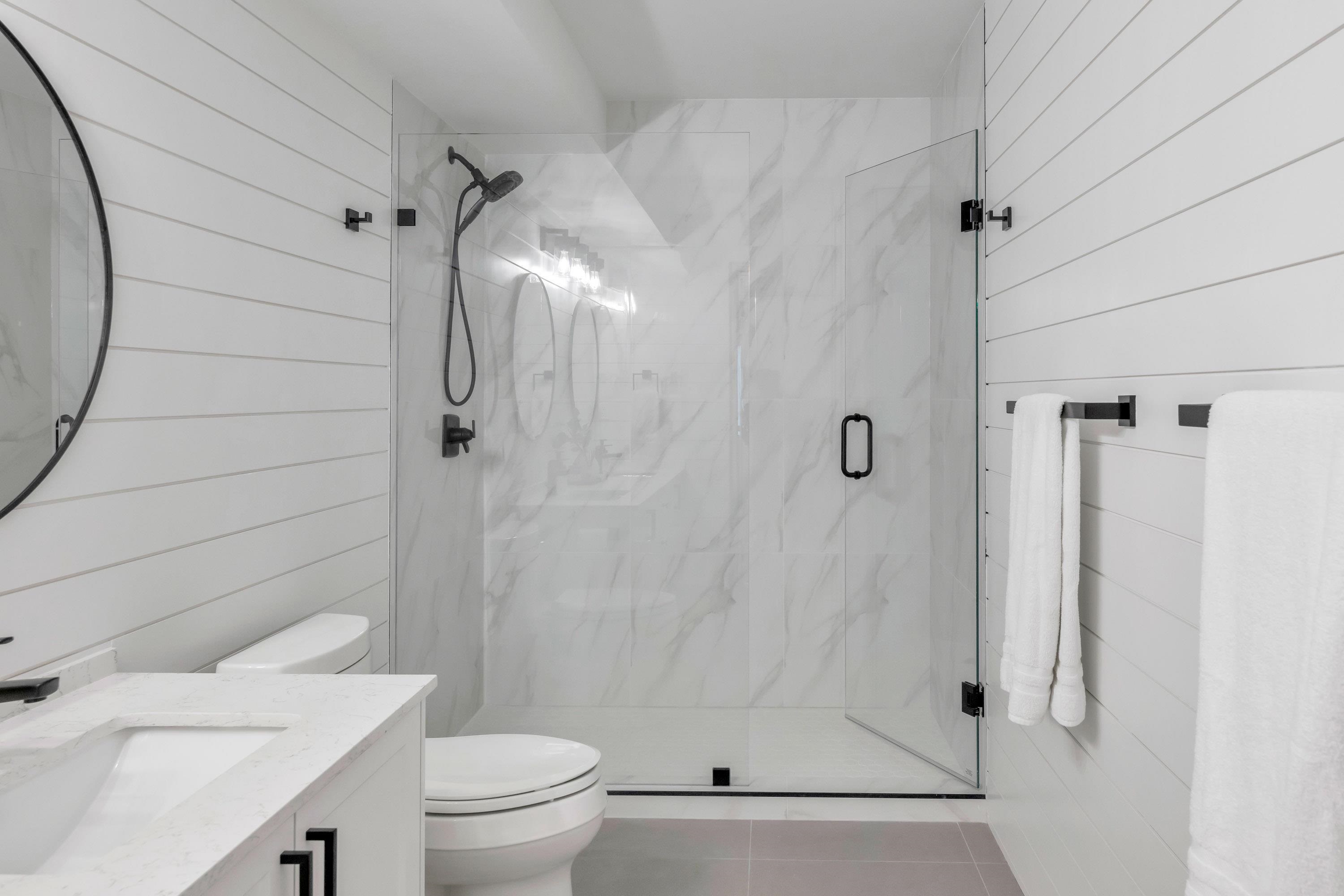 203 14965 MARINE DRIVE, #203