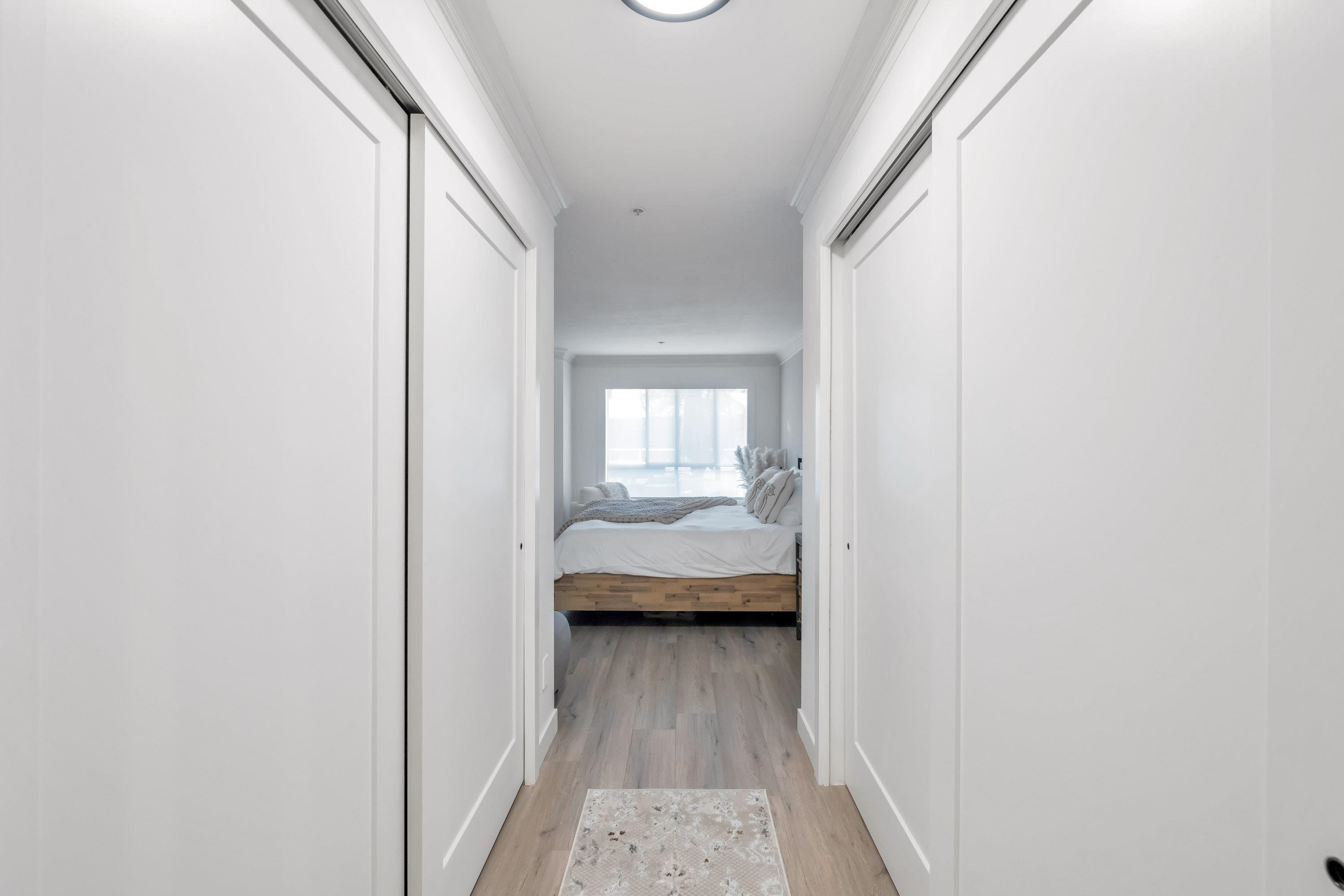 203 14965 MARINE DRIVE, #203