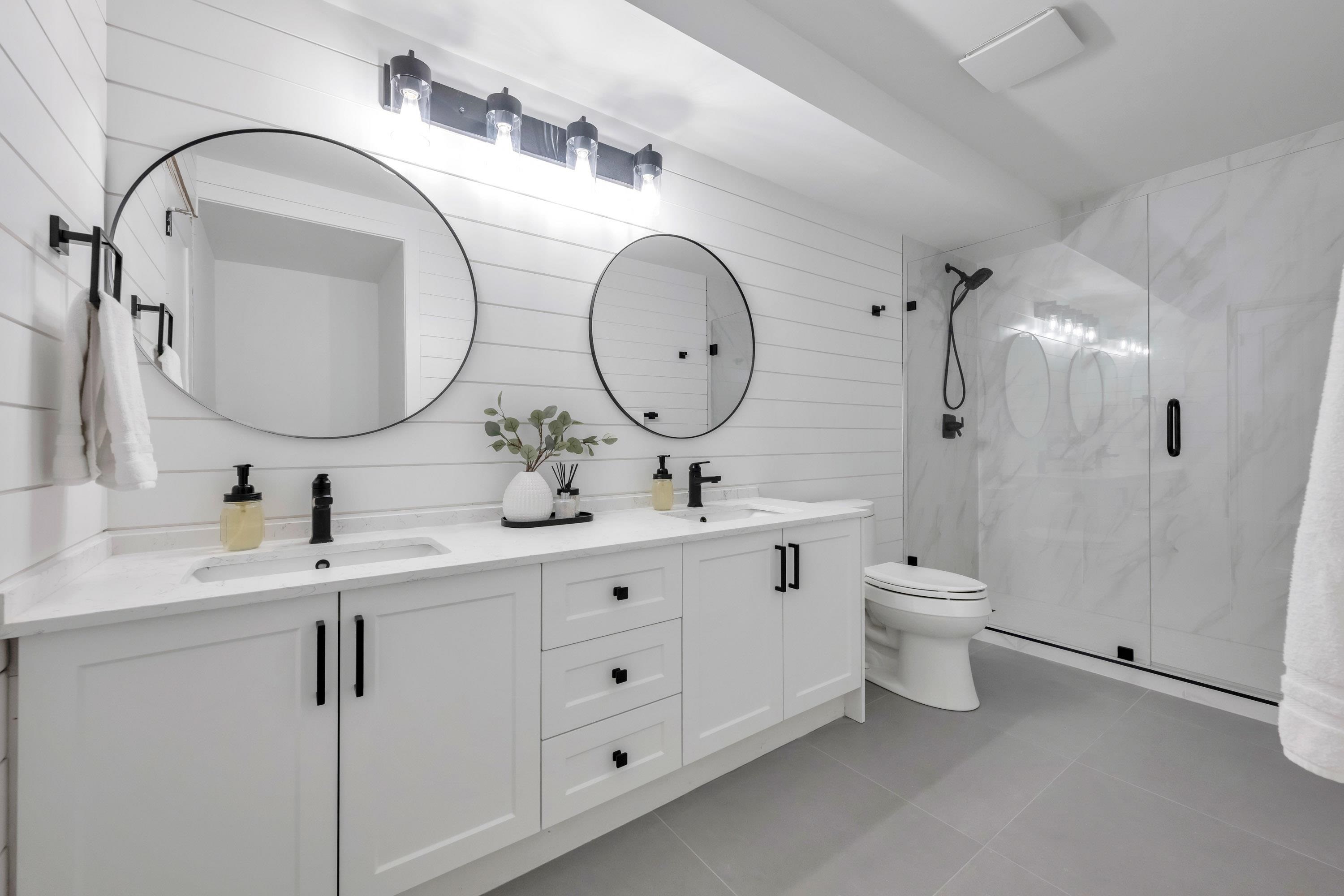 203 14965 MARINE DRIVE, #203