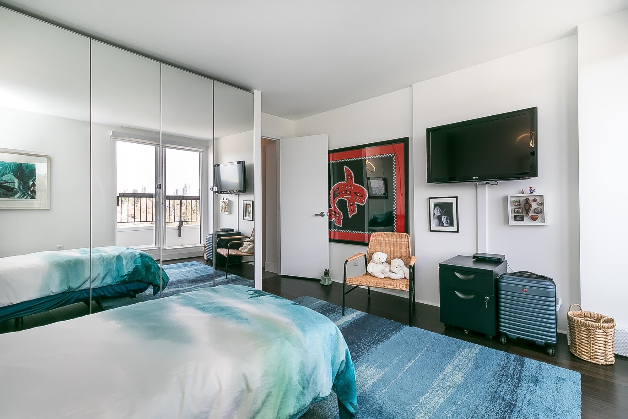 1702 320 ROYAL AVENUE, #1702