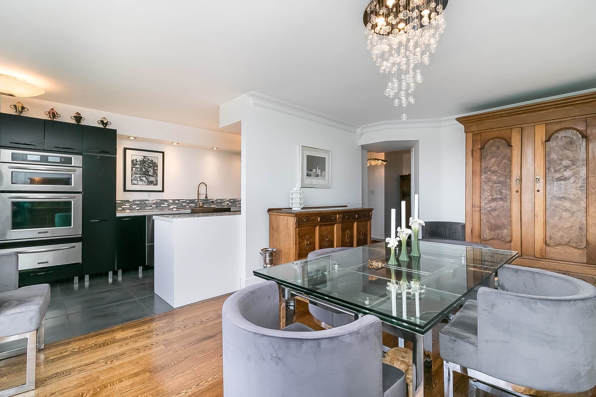 1702 320 ROYAL AVENUE, #1702