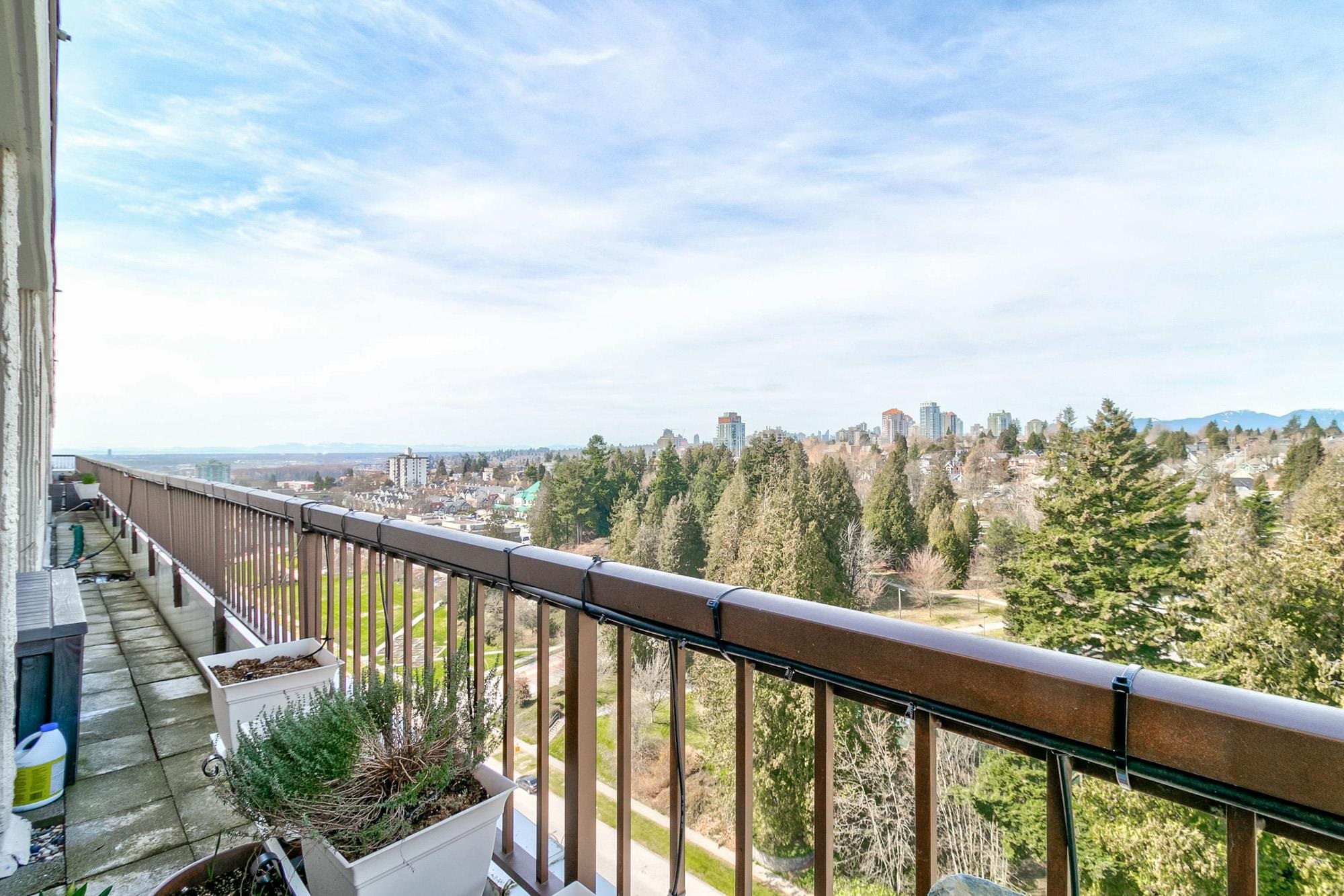 1702 320 ROYAL AVENUE, #1702