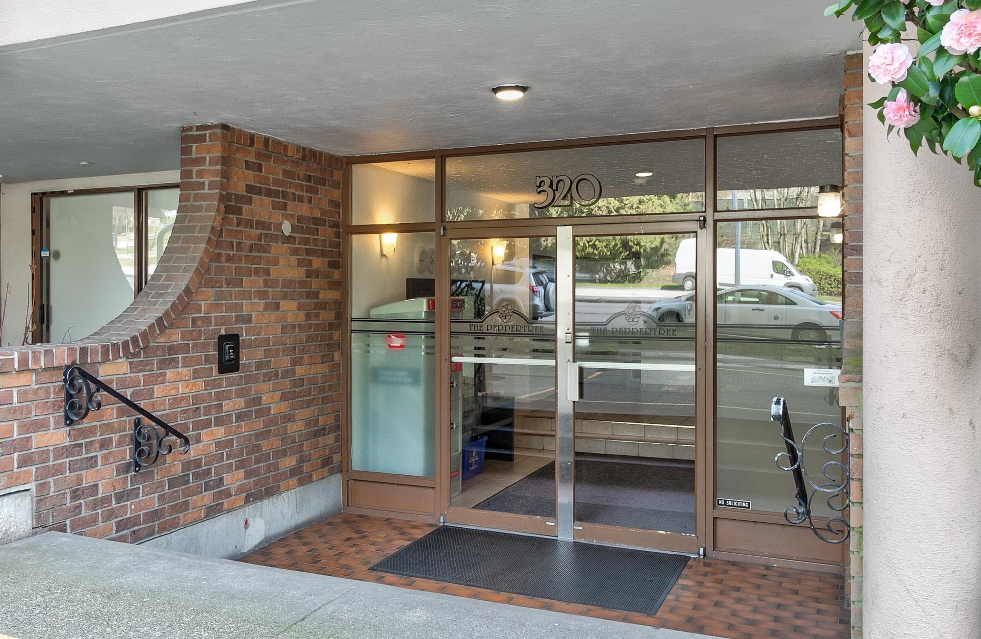 1702 320 ROYAL AVENUE, #1702
