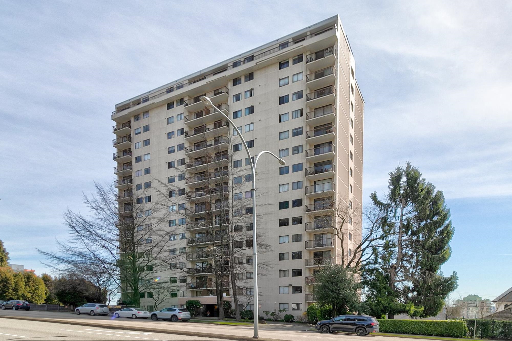 1702 320 ROYAL AVENUE, #1702
