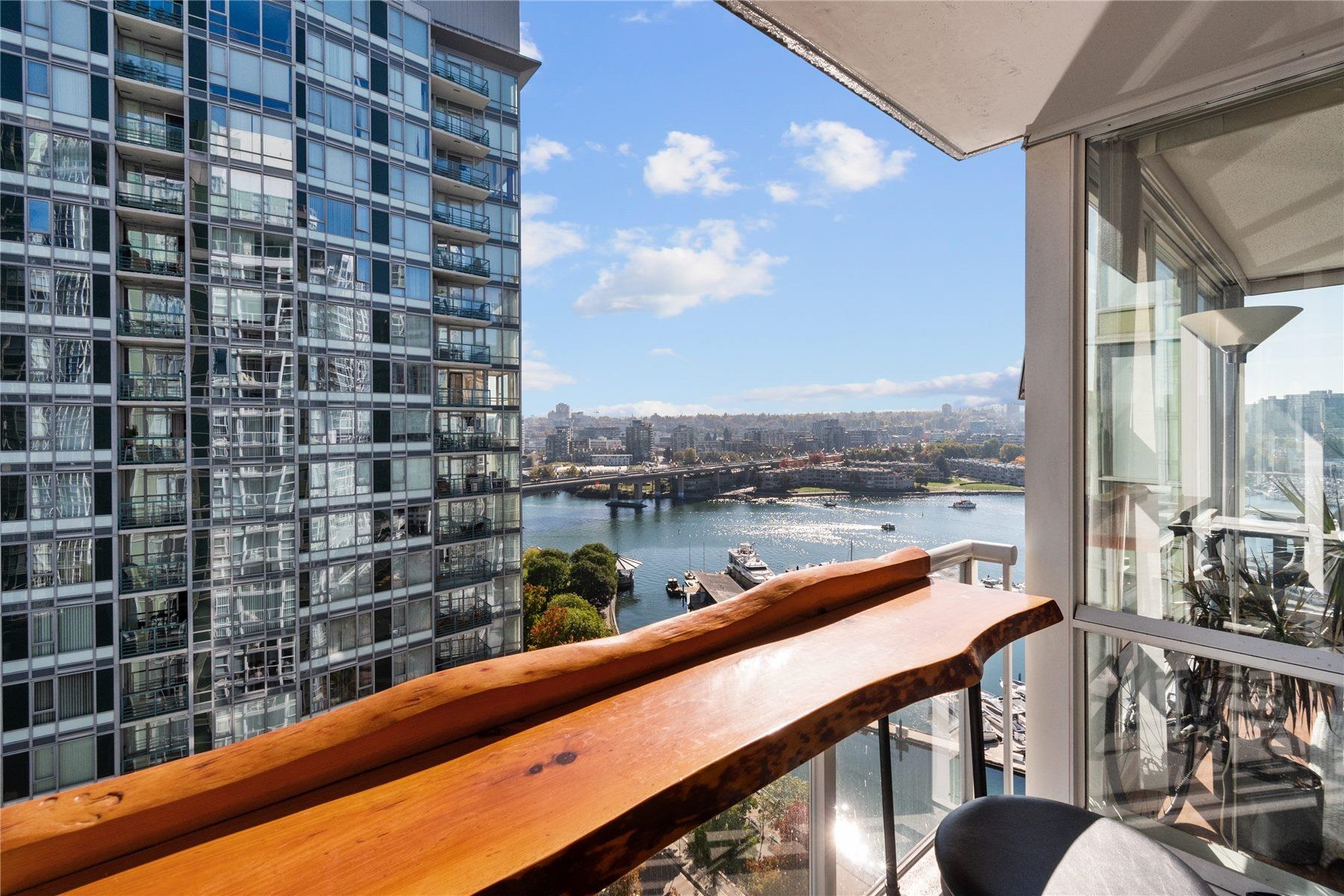1801 1077 MARINASIDE CRESCENT, #1801