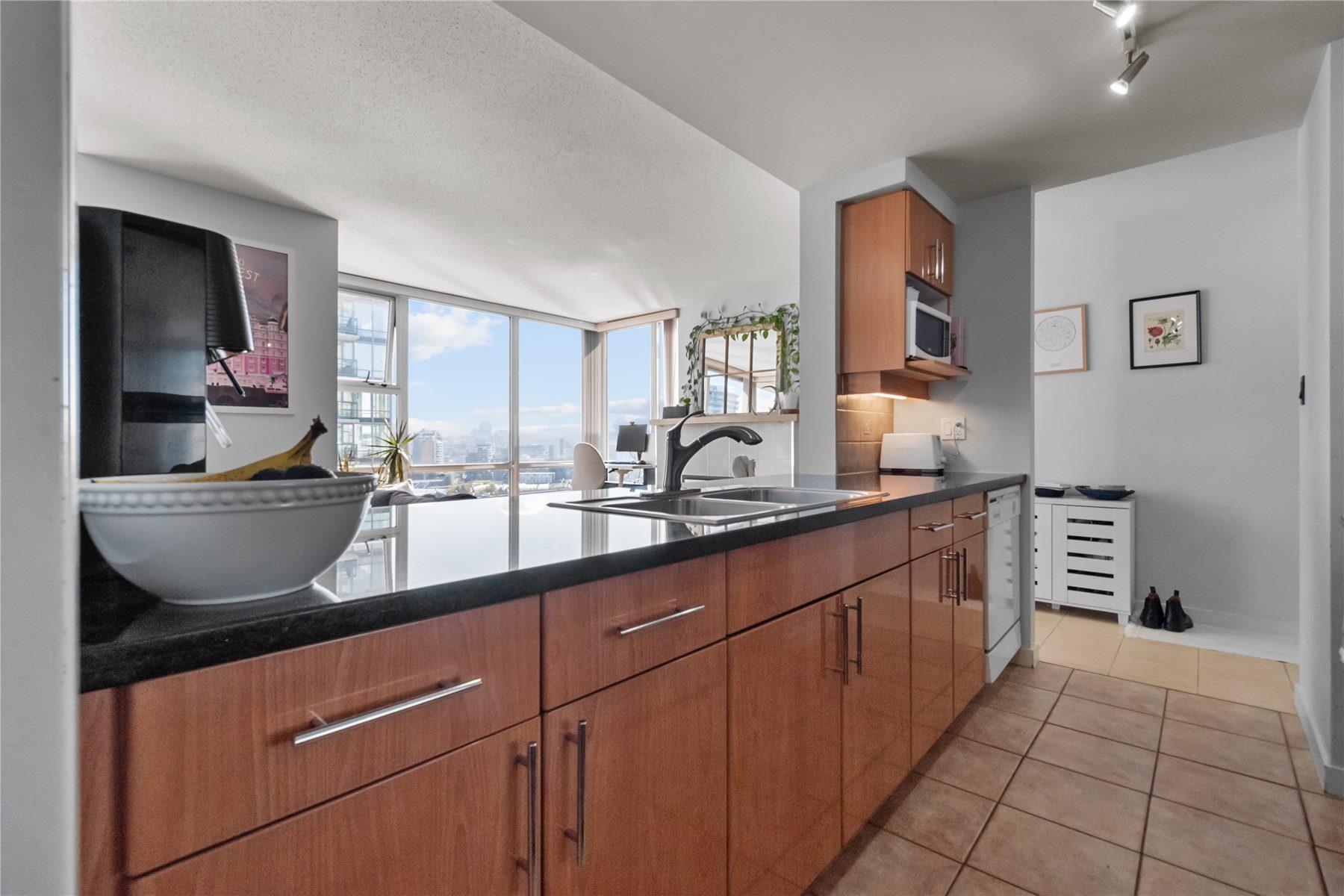 1801 1077 MARINASIDE CRESCENT, #1801