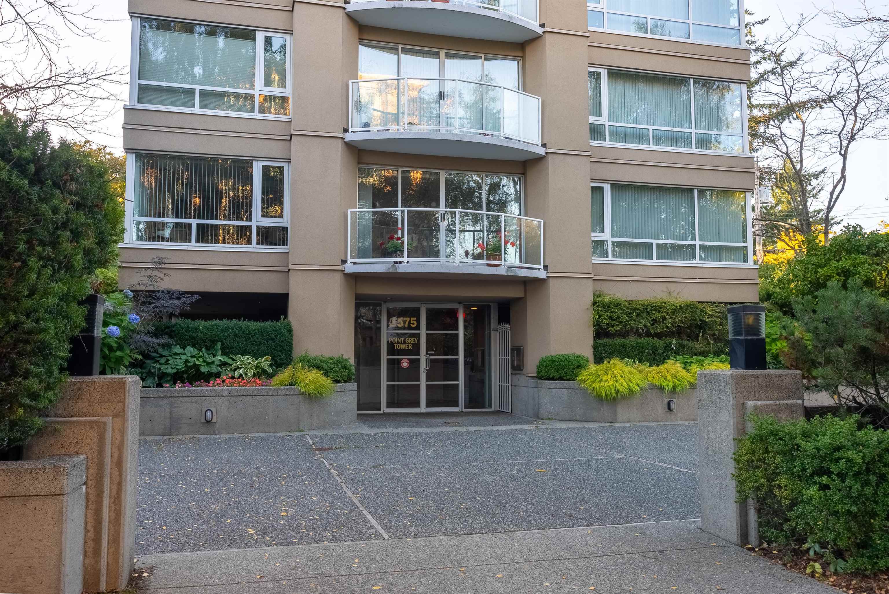 9 2575 TOLMIE STREET, #9