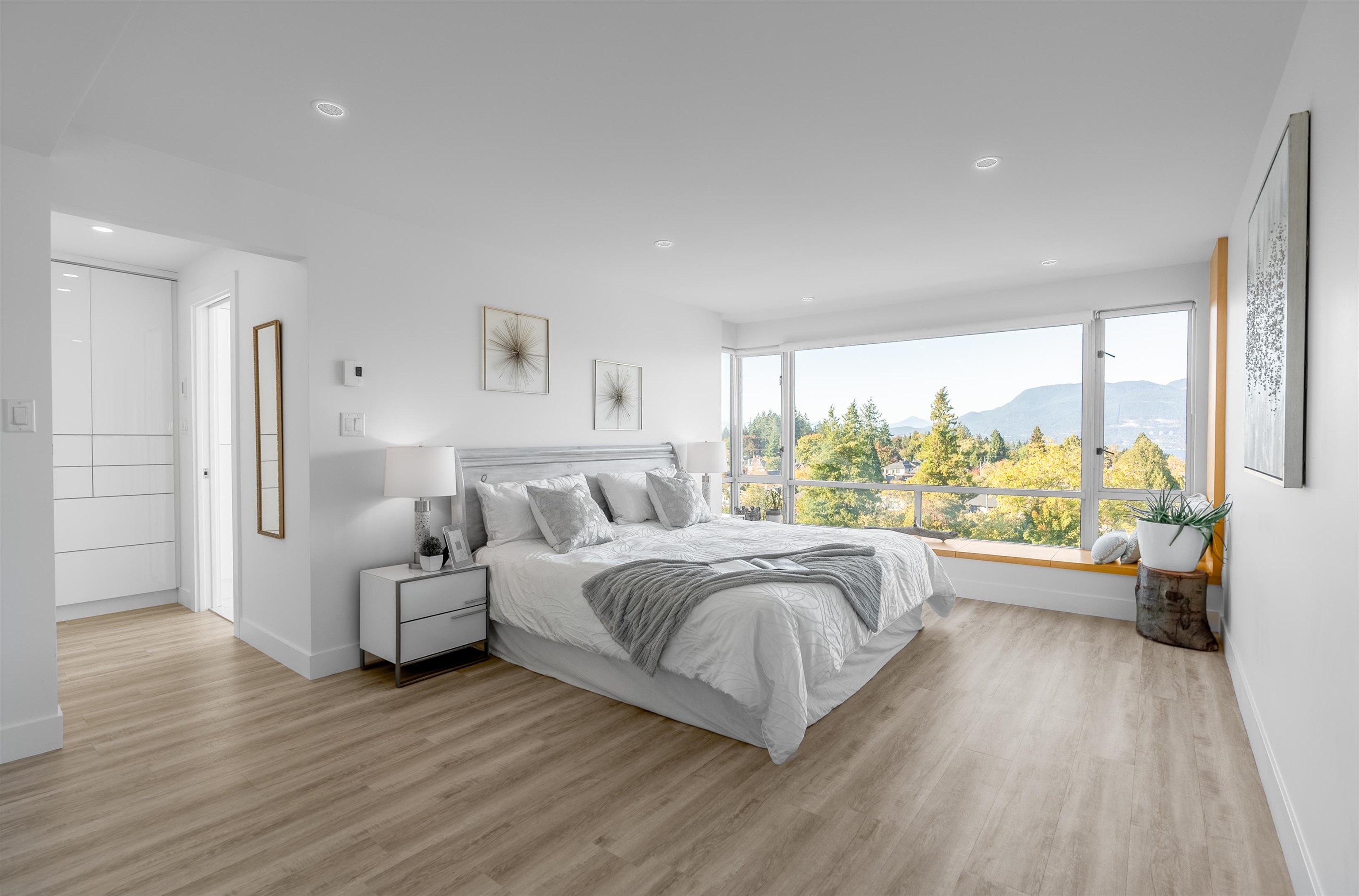 9 2575 TOLMIE STREET, #9