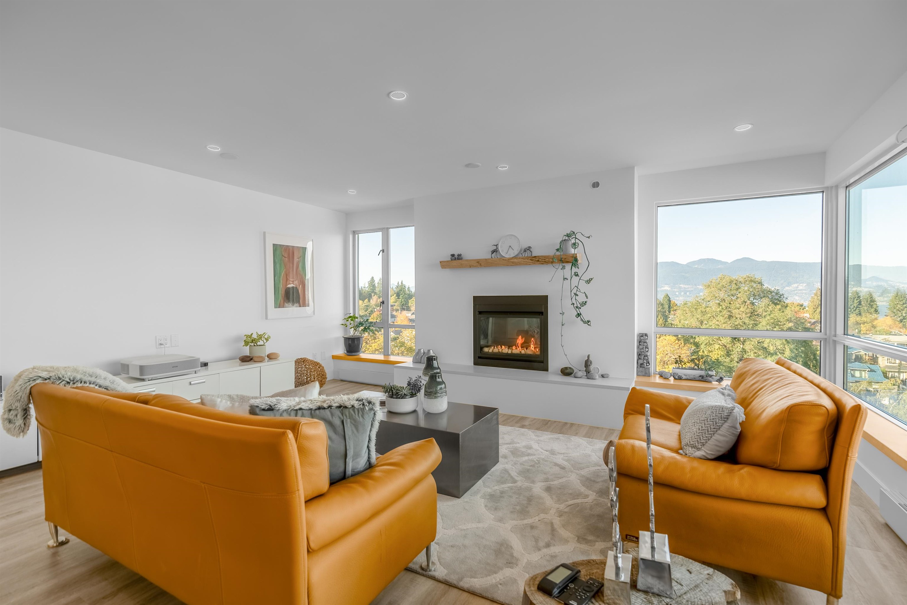 9 2575 TOLMIE STREET, #9