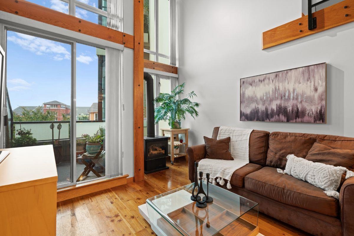 215 7 RIALTO COURT, #215