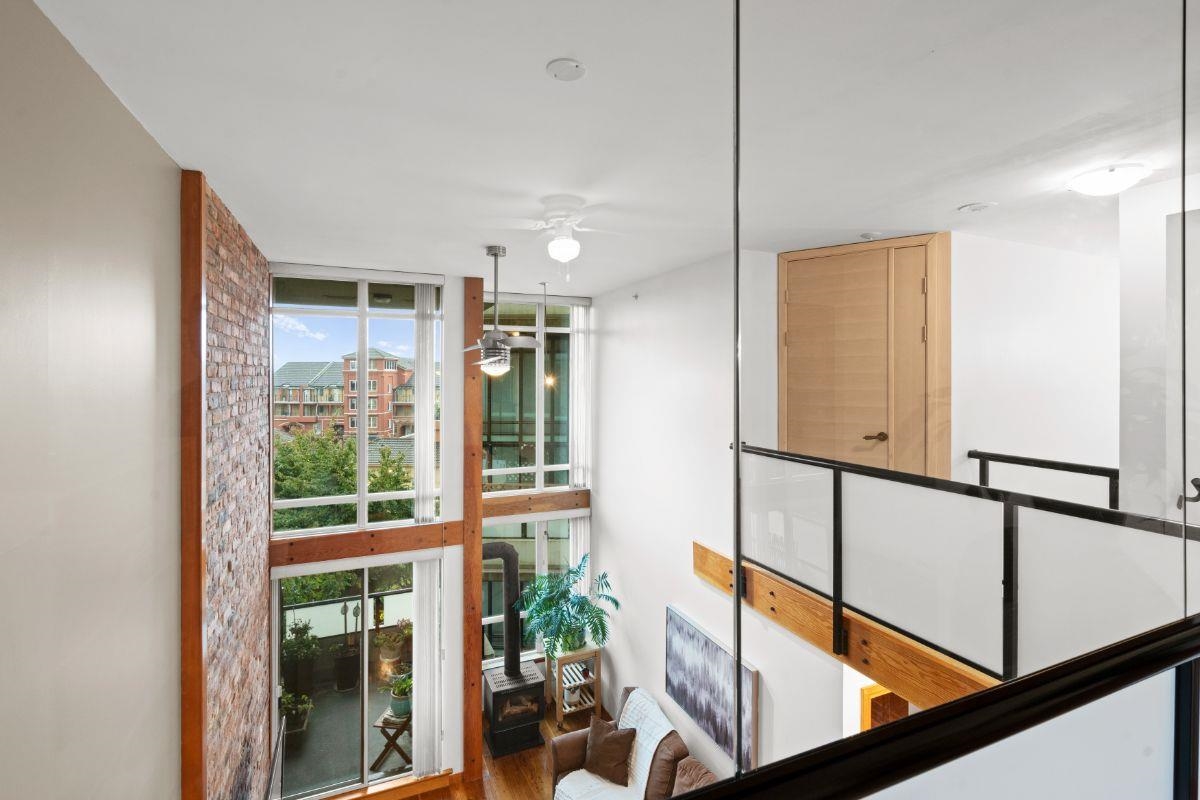 215 7 RIALTO COURT, #215