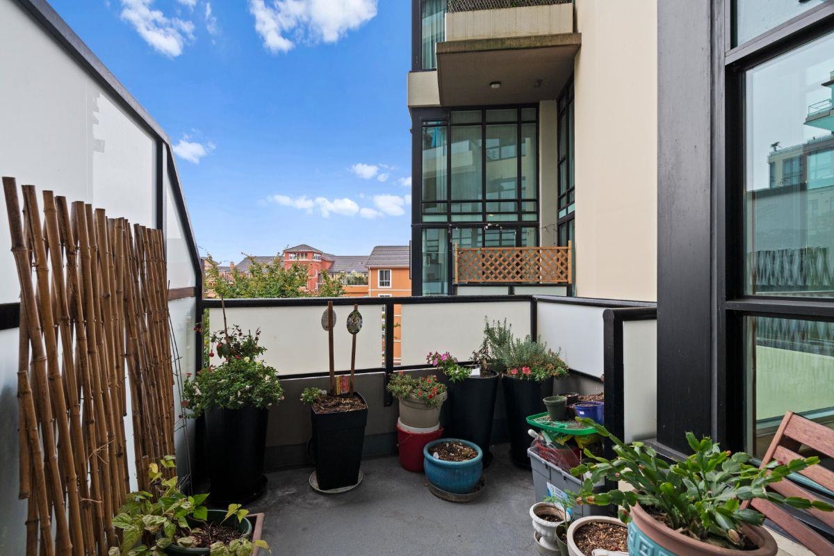215 7 RIALTO COURT, #215
