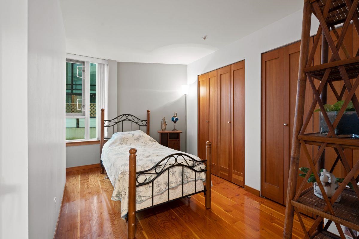 215 7 RIALTO COURT, #215
