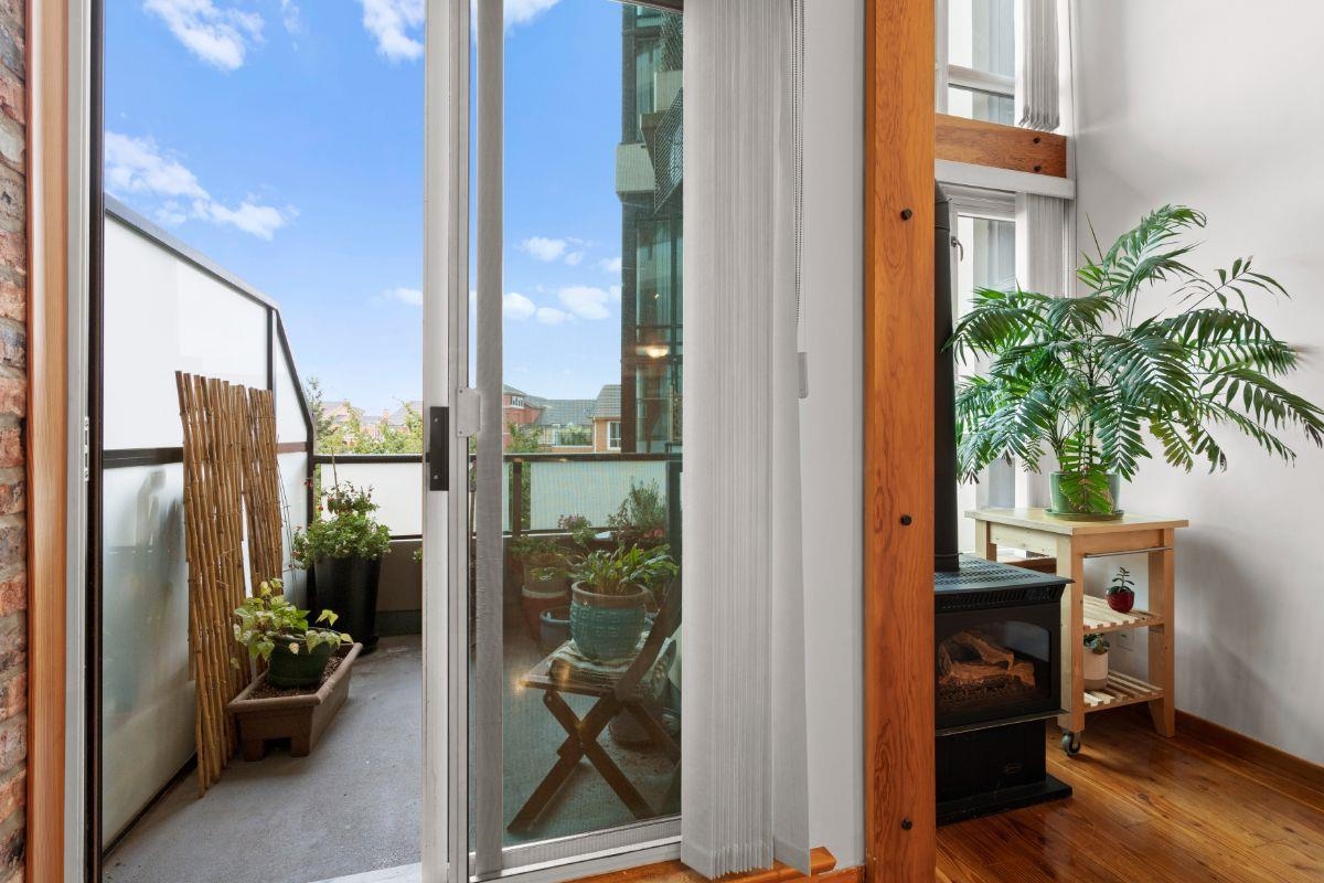 215 7 RIALTO COURT, #215