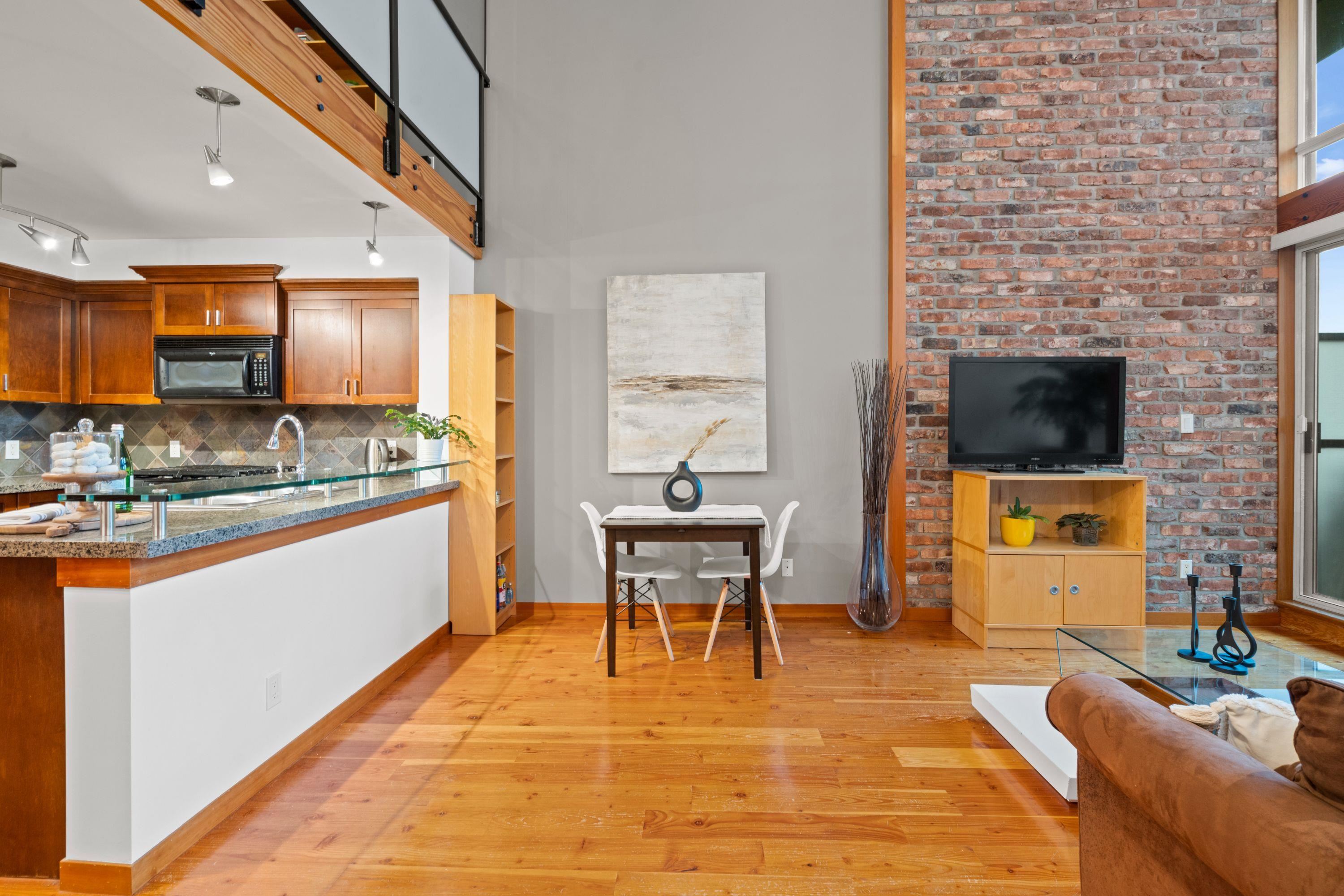 215 7 RIALTO COURT, #215