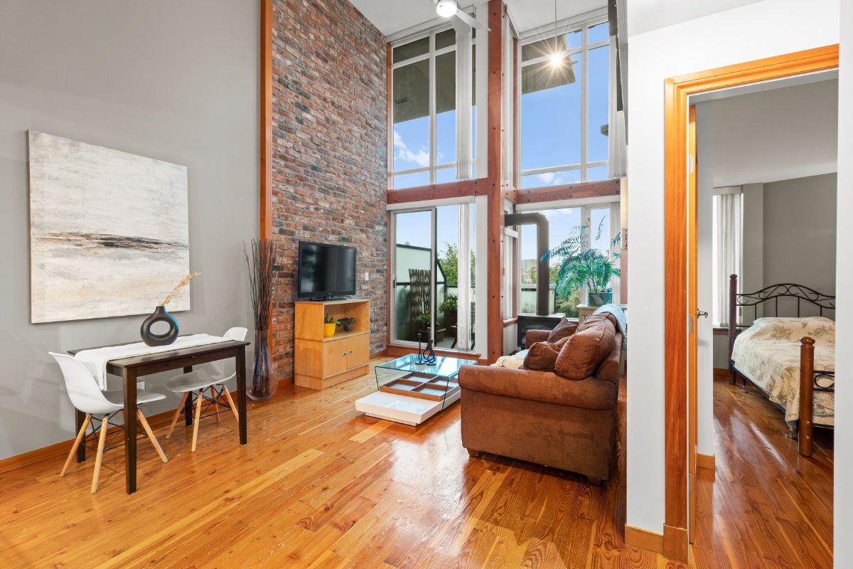 215 7 RIALTO COURT, #215