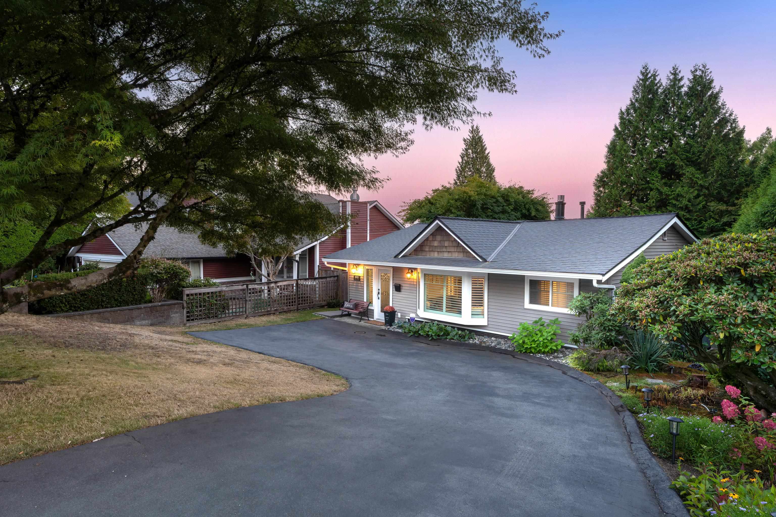890 VICTORIA DRIVE
