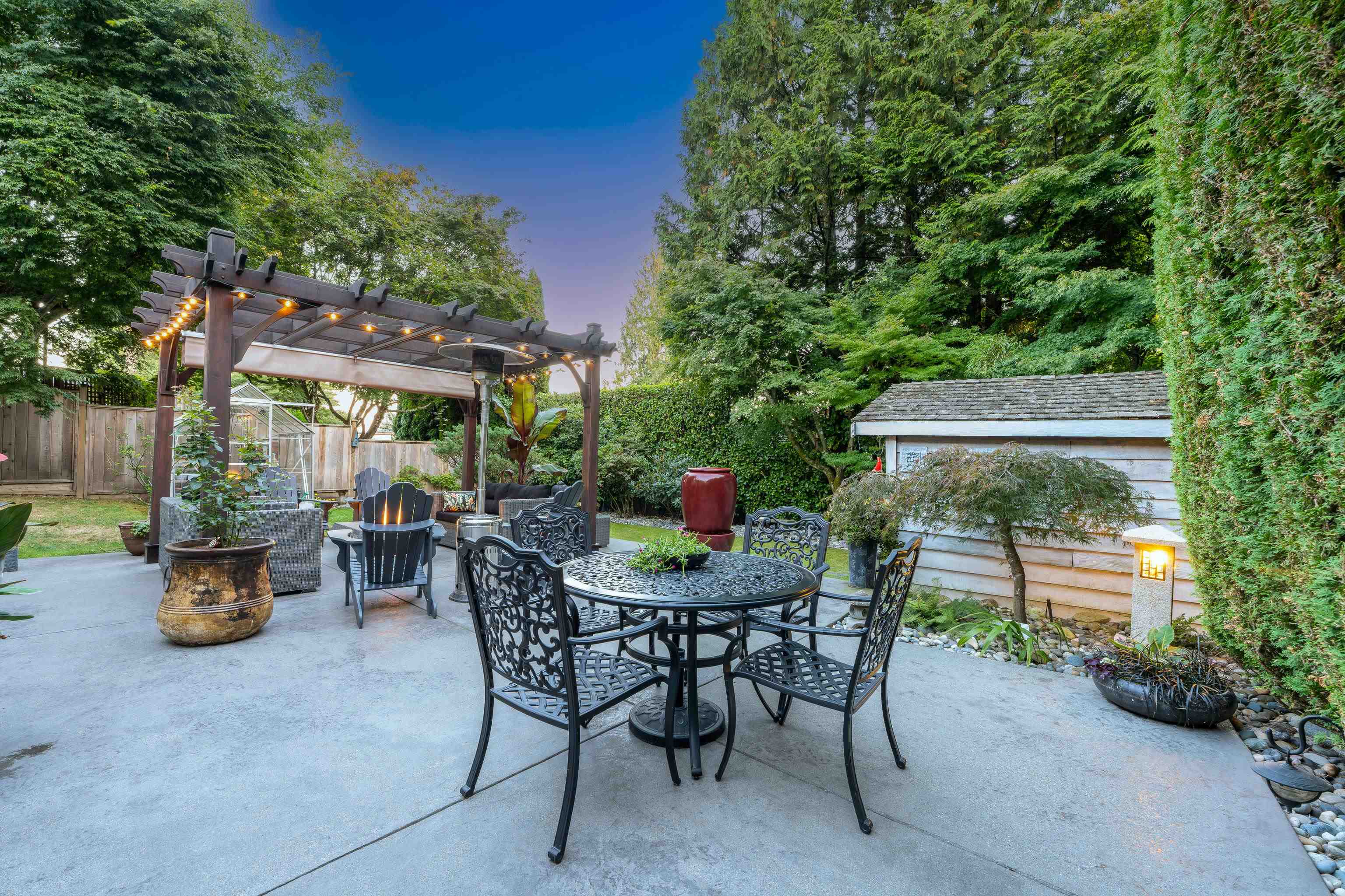 890 VICTORIA DRIVE