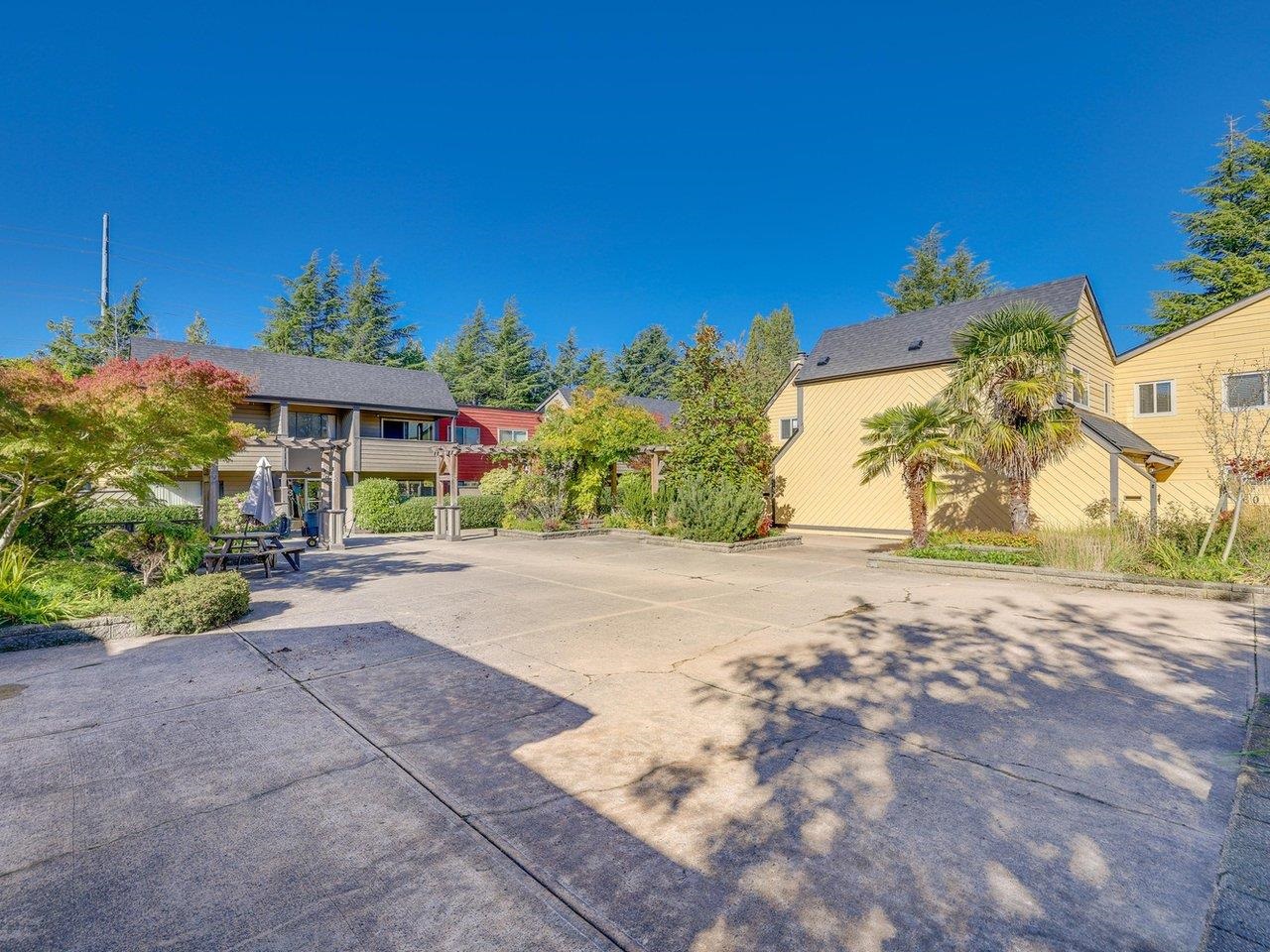 241 5421 10 AVENUE, #241