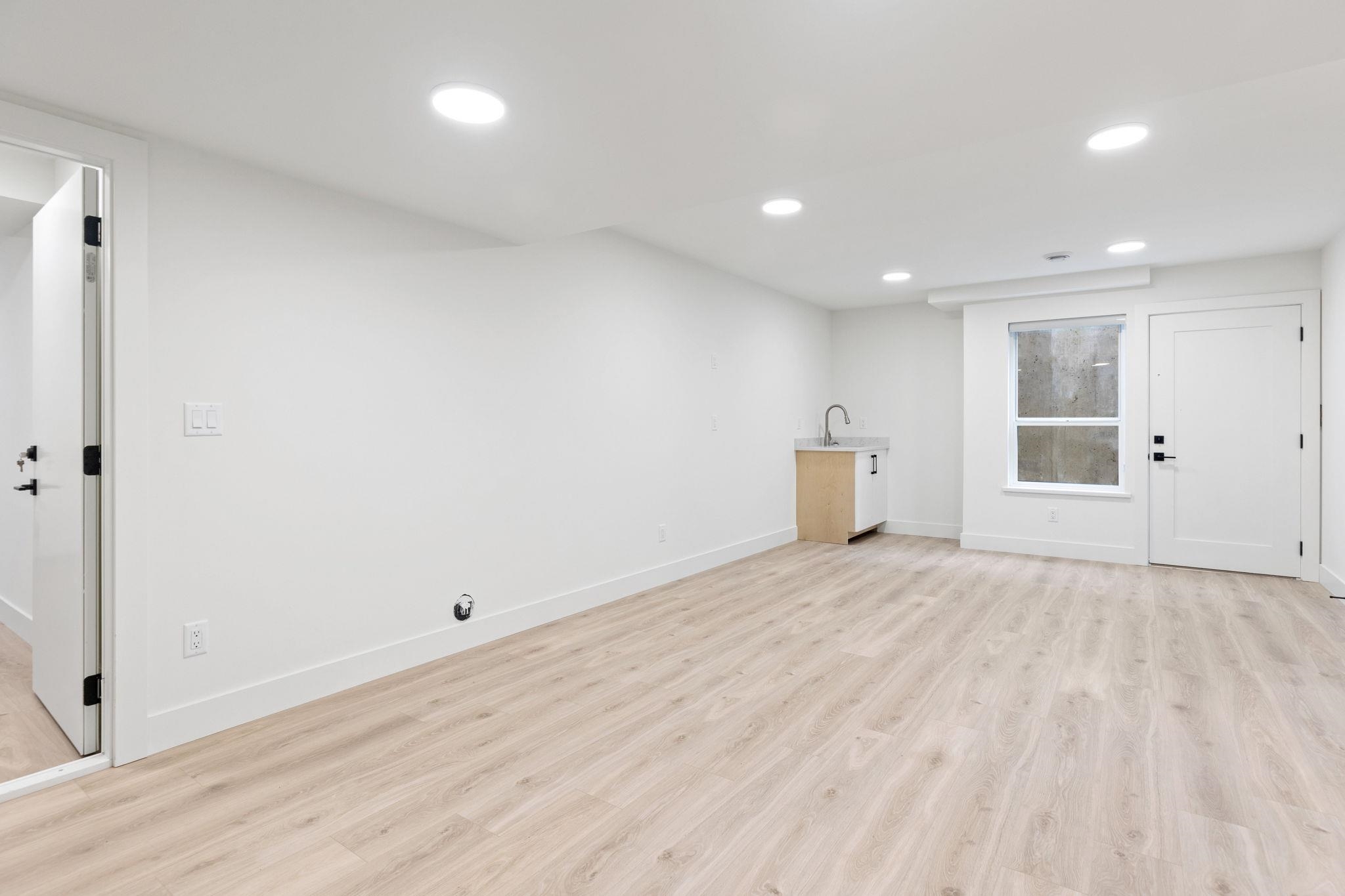 1 10330 MAIN STREET, #1