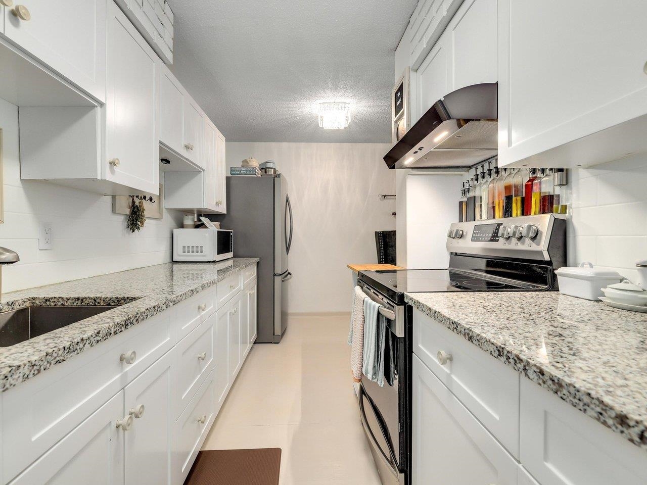 111 910 FIFTH AVENUE, #111