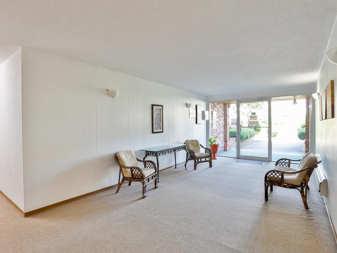 111 910 FIFTH AVENUE, #111