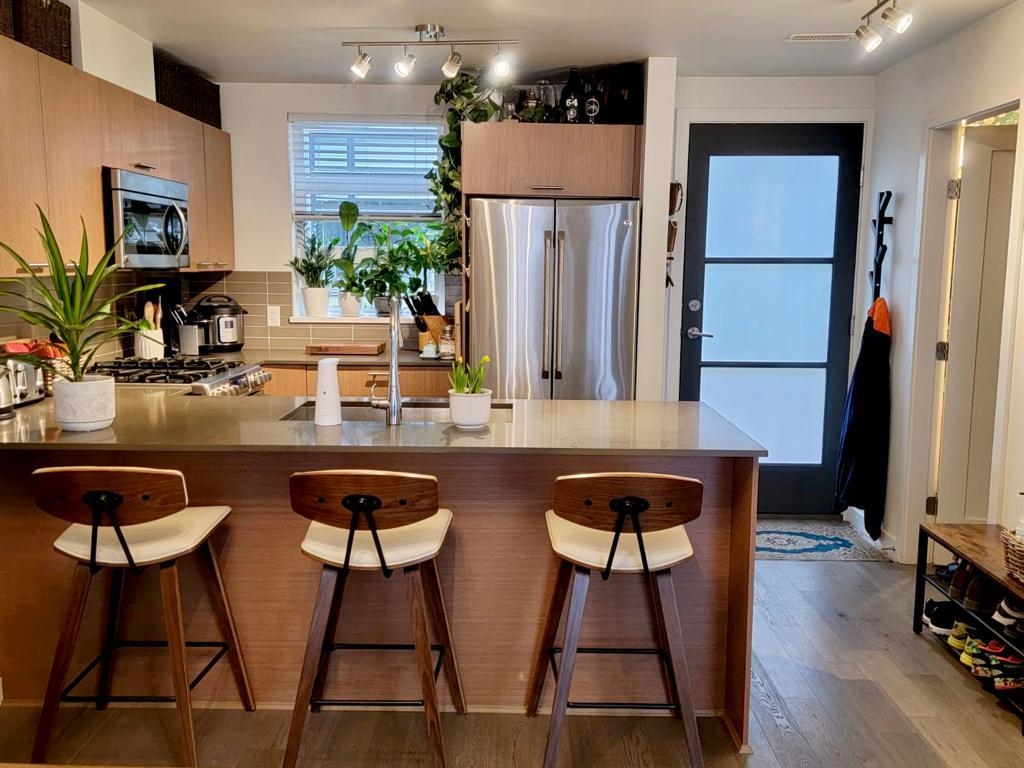 333 95 MOODY STREET, #333