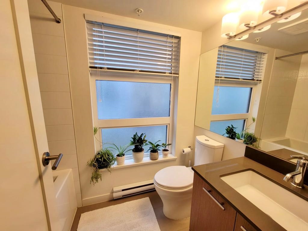 333 95 MOODY STREET, #333