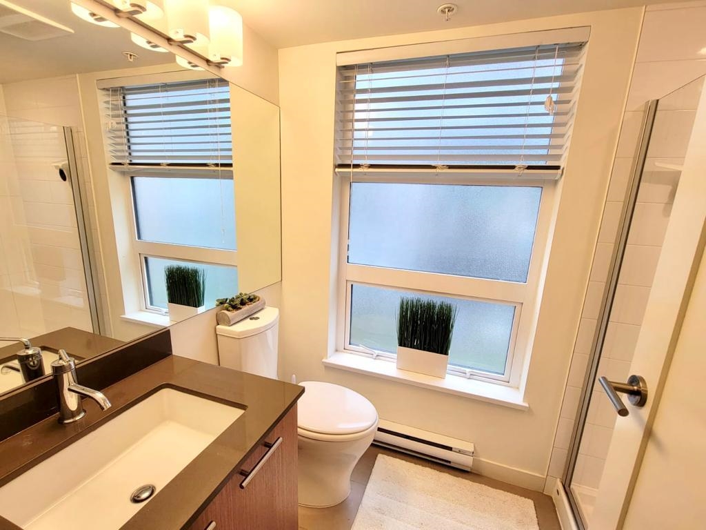 333 95 MOODY STREET, #333