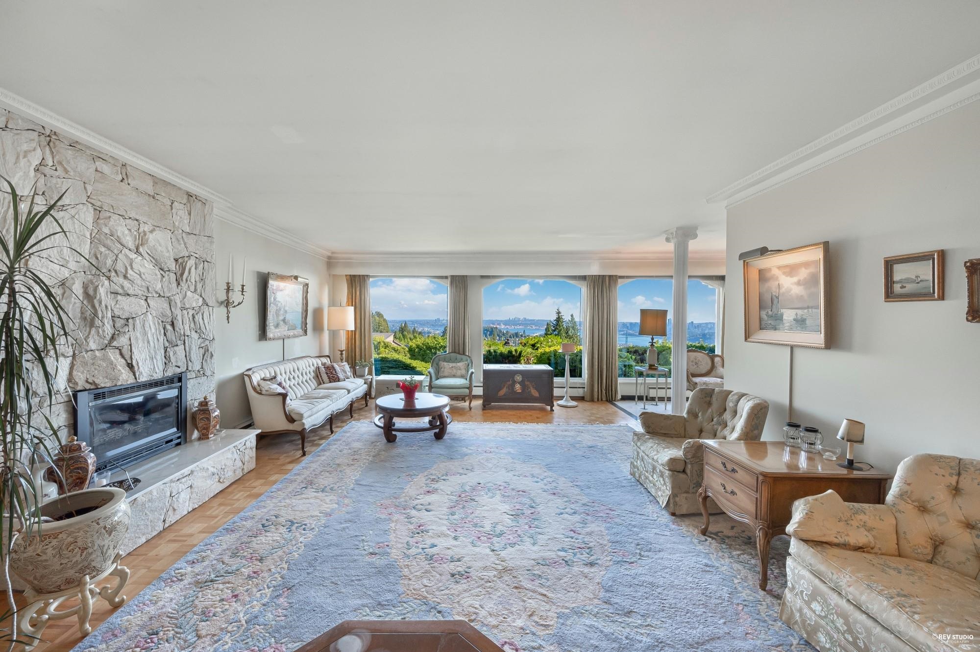 1373 CAMWELL DRIVE