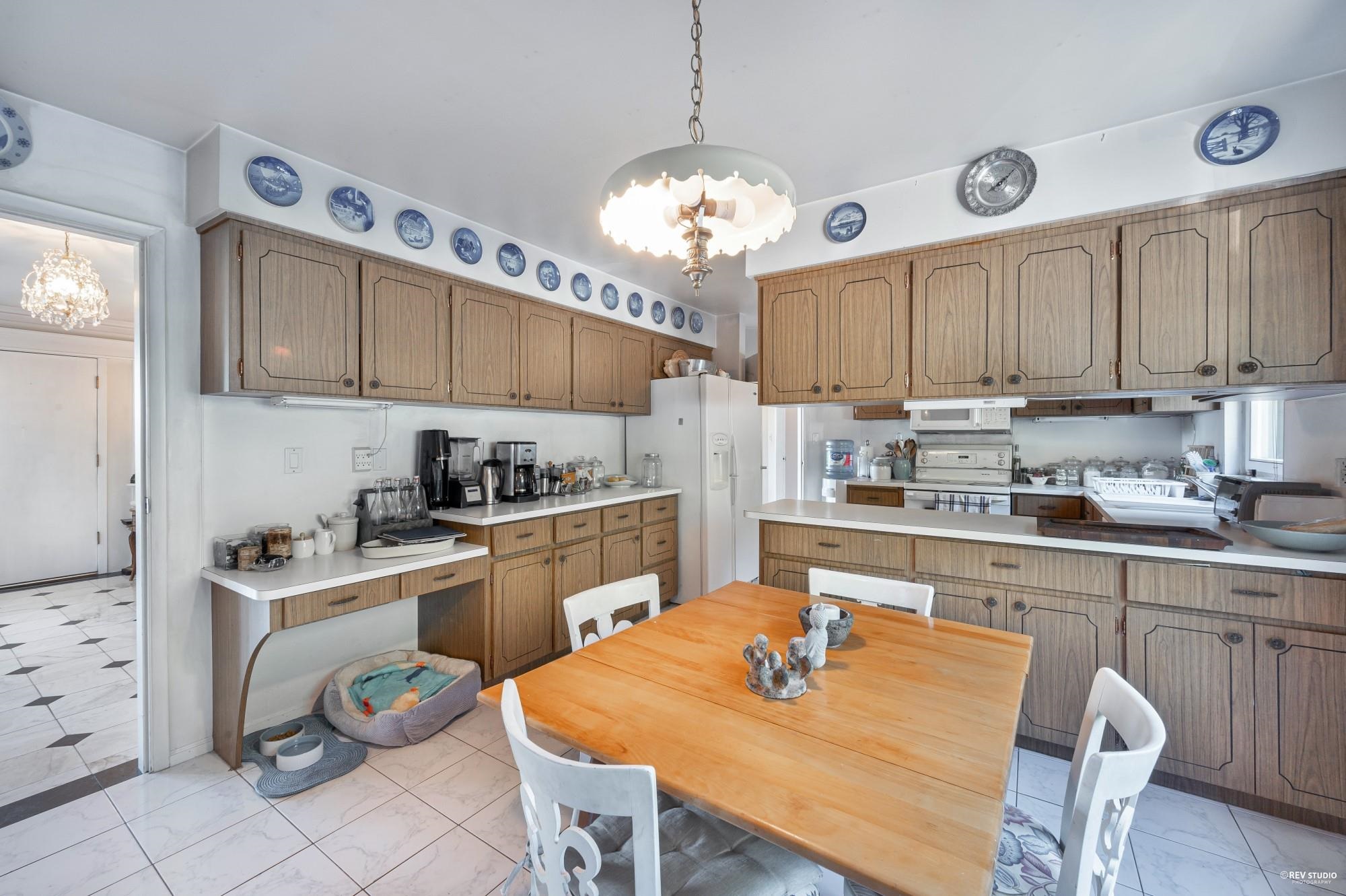 1373 CAMWELL DRIVE