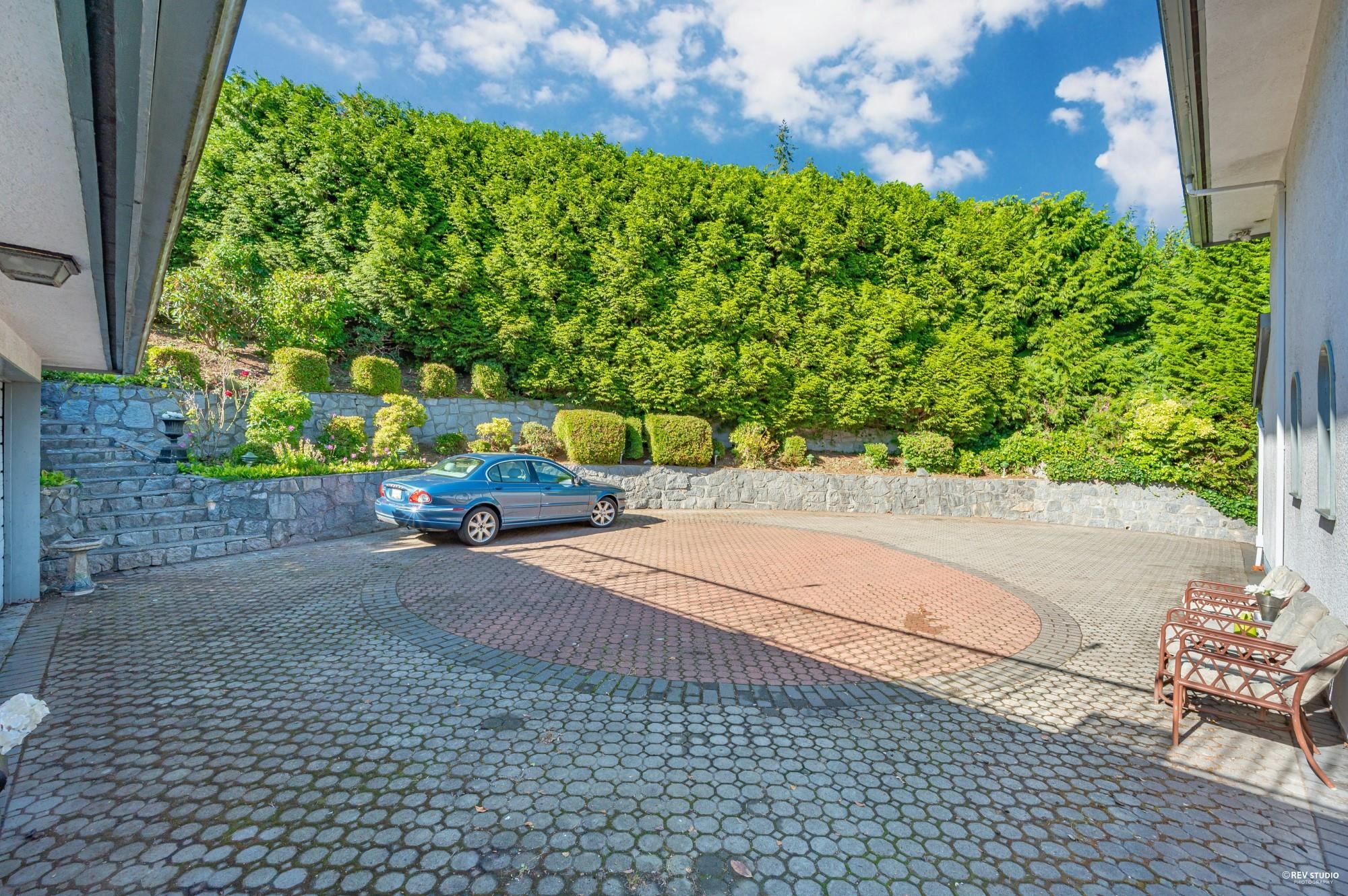 1373 CAMWELL DRIVE