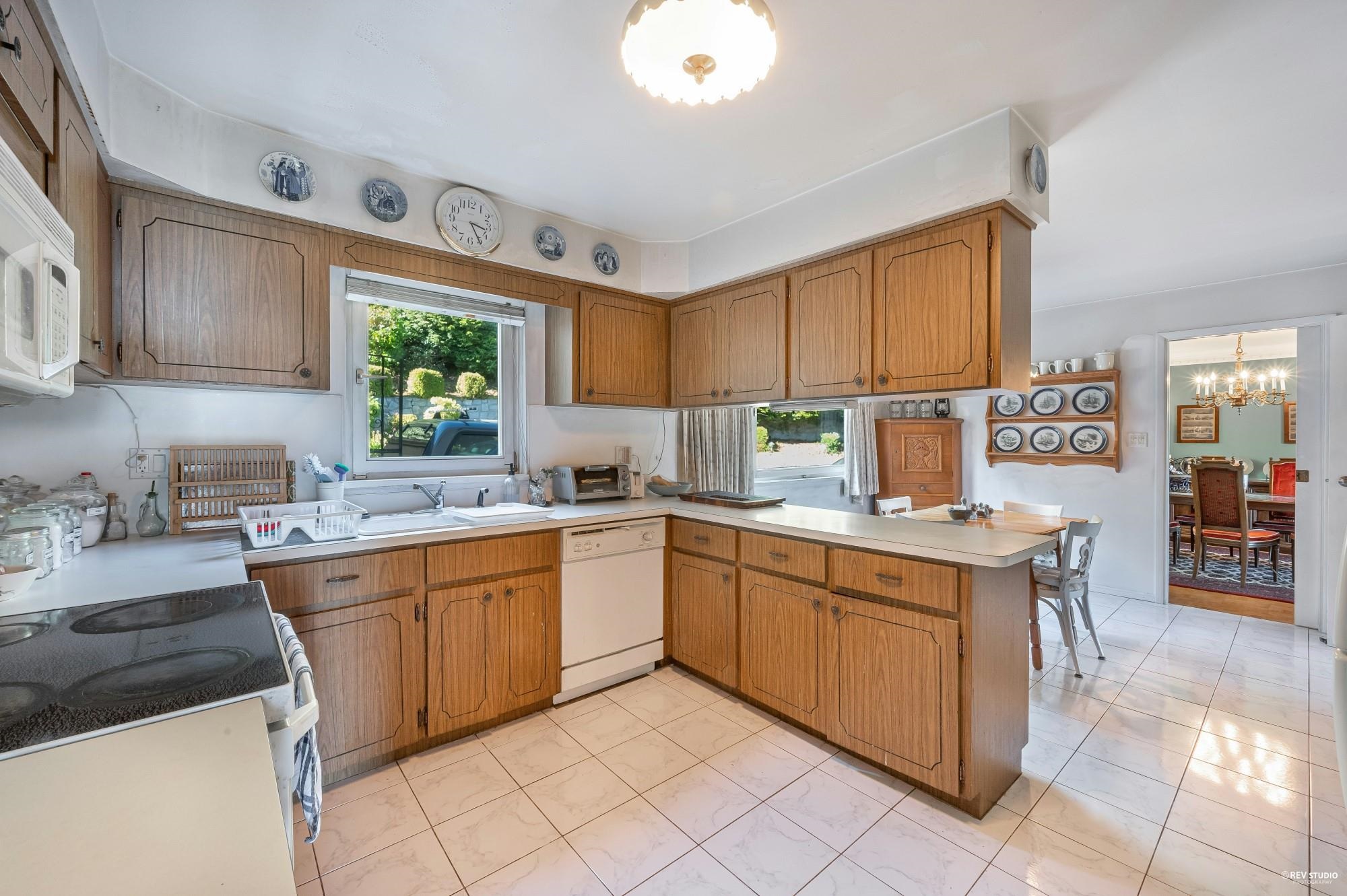 1373 CAMWELL DRIVE