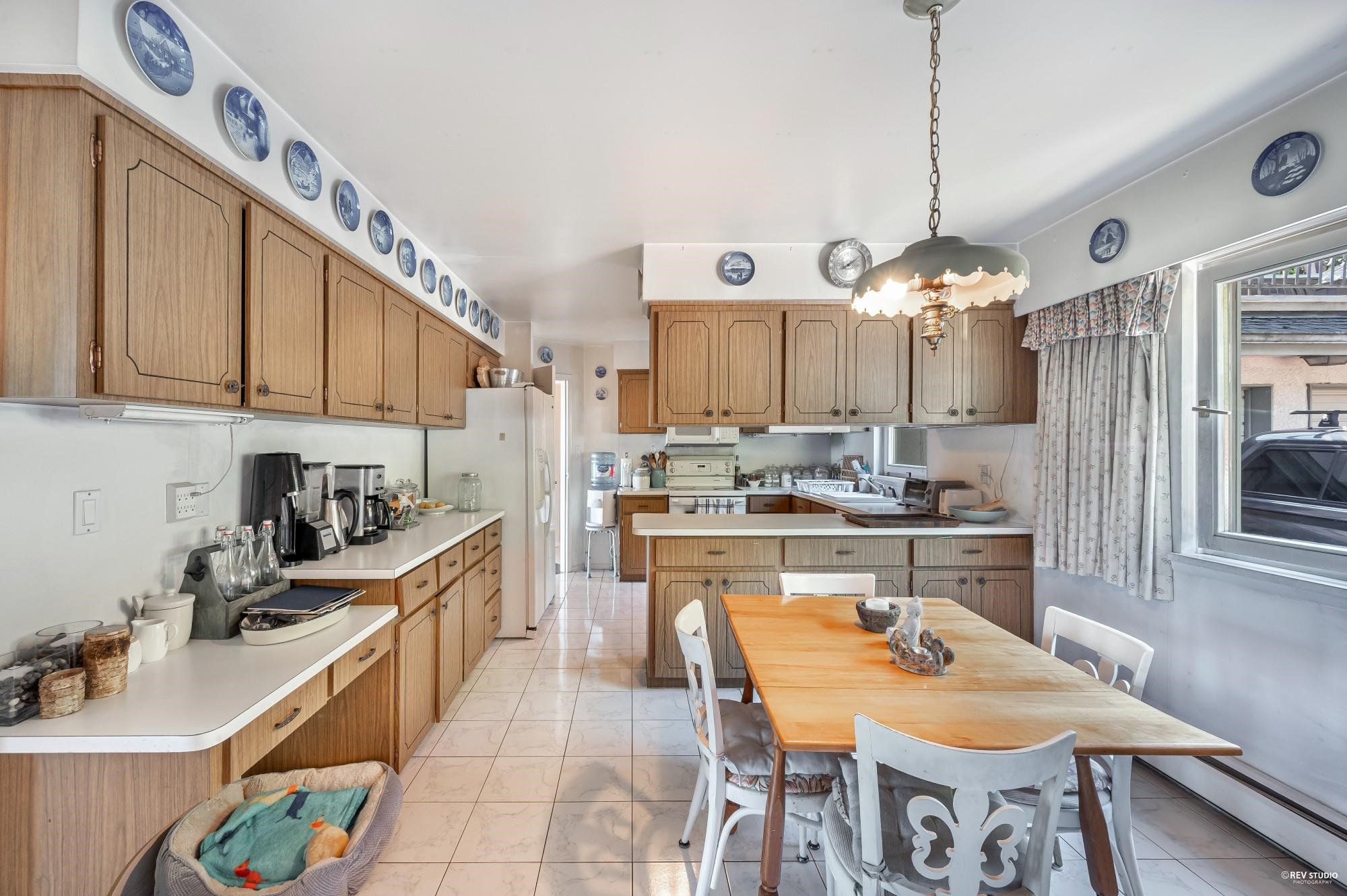 1373 CAMWELL DRIVE