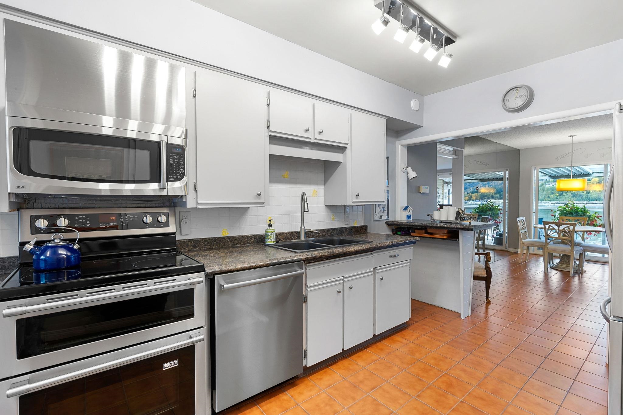 1232 ALDERSIDE ROAD