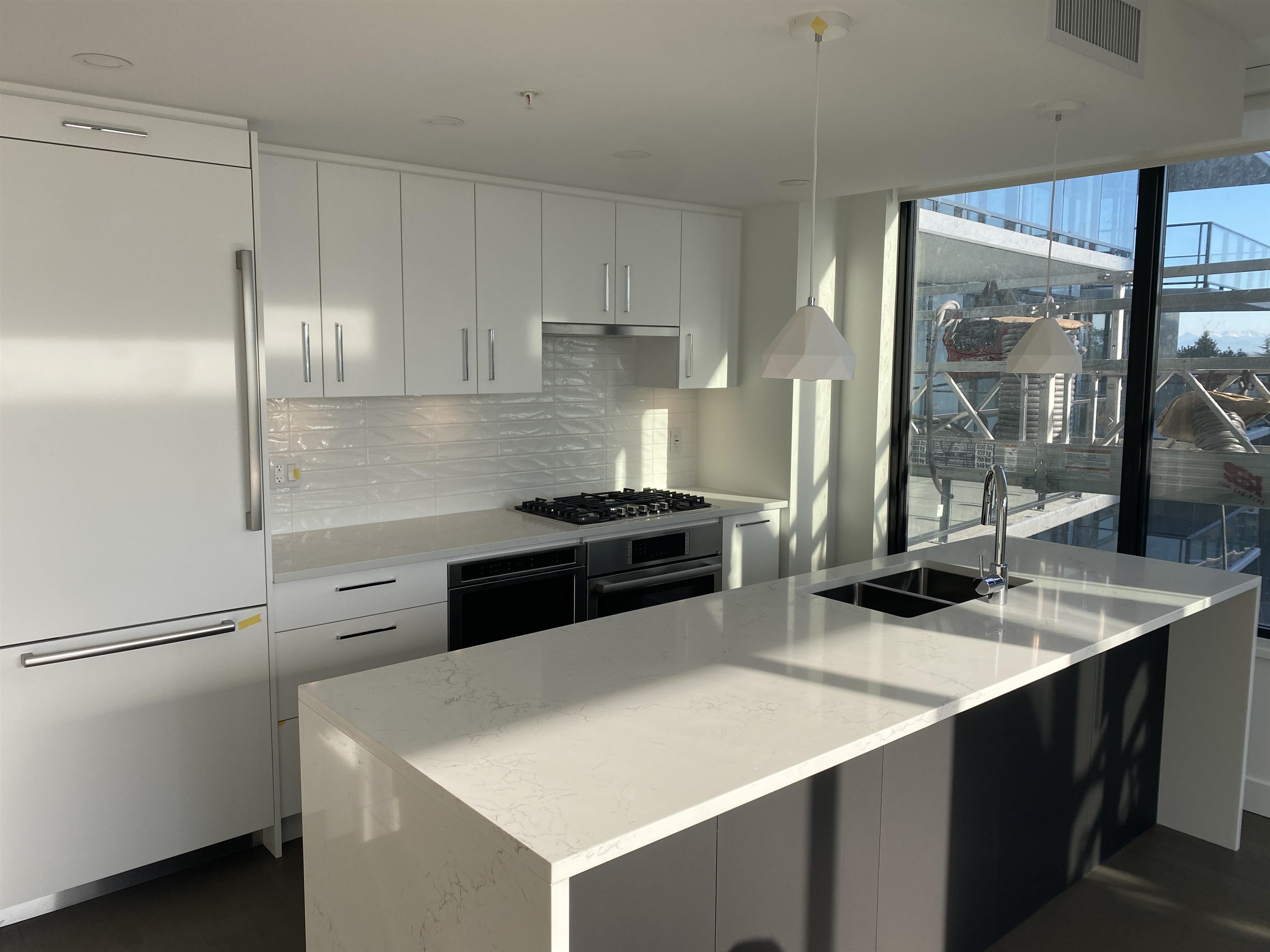 507 1588 JOHNSTON ROAD, #507
