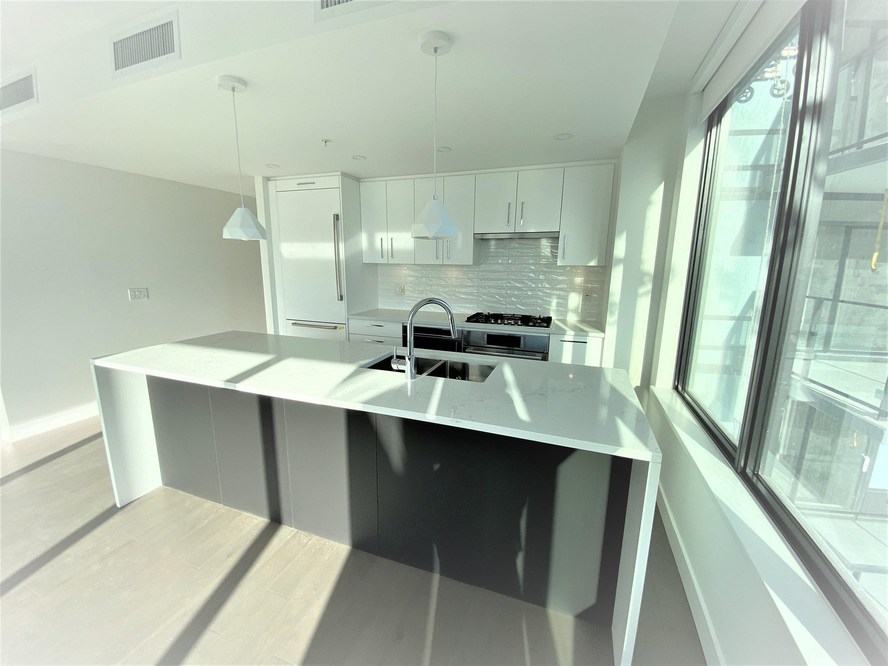 507 1588 JOHNSTON ROAD, #507
