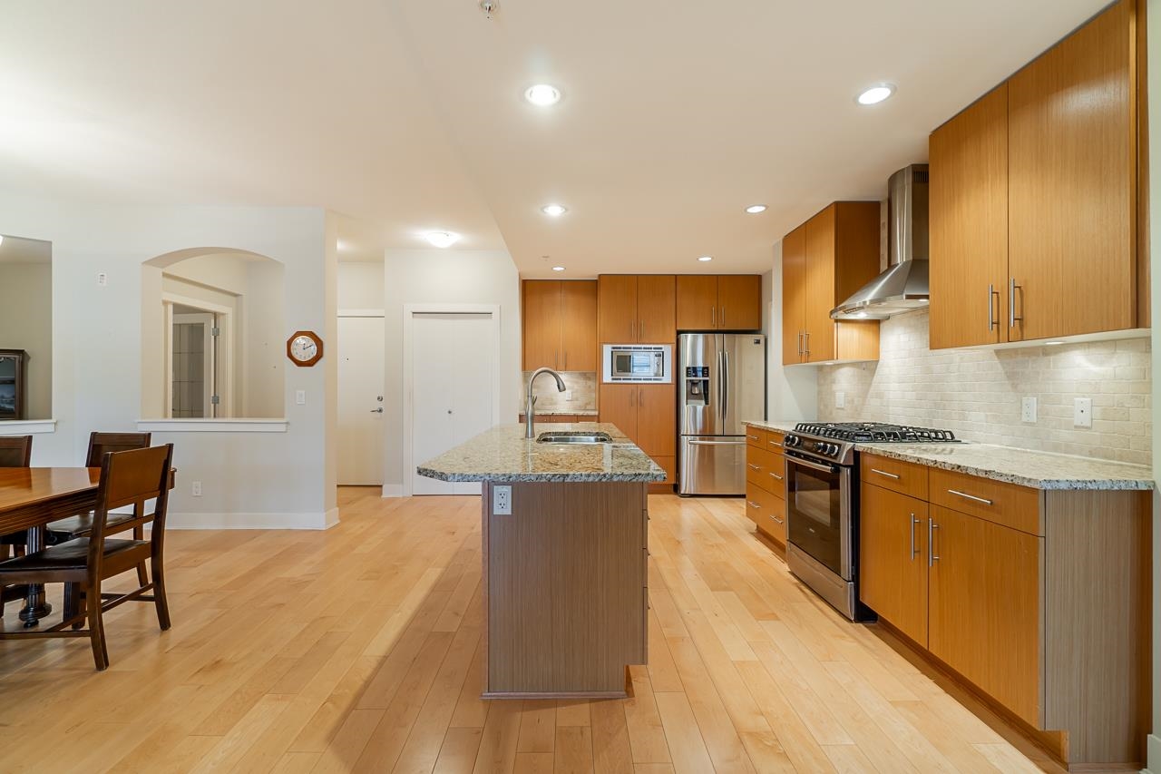 208 16447 64 AVENUE, #208