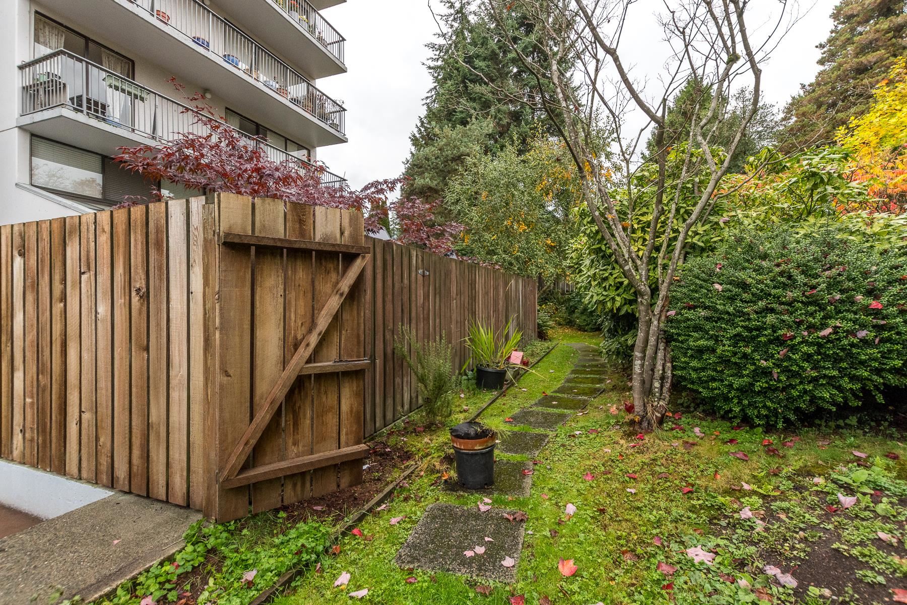 107 1745 ESQUIMALT AVENUE, #107