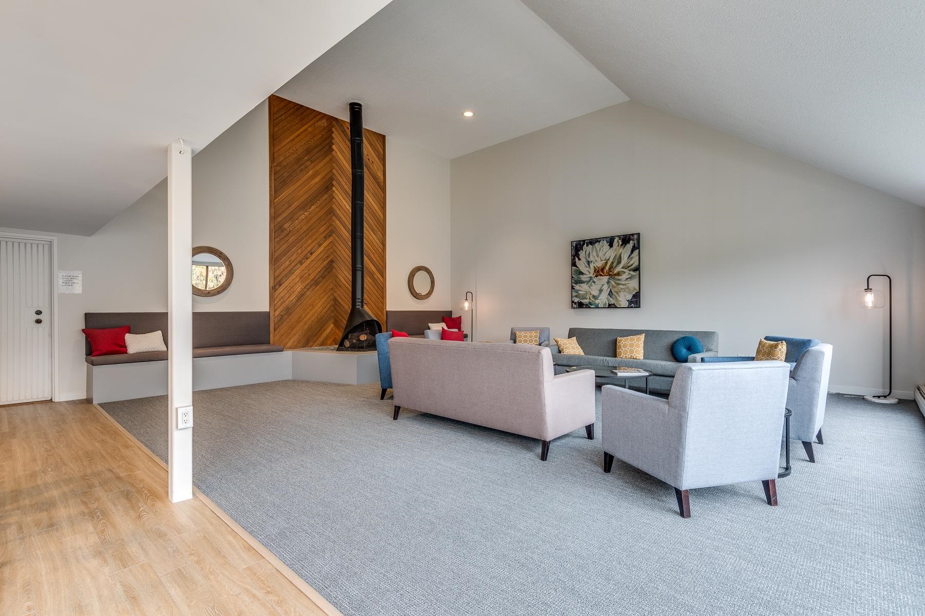 107 1745 ESQUIMALT AVENUE, #107