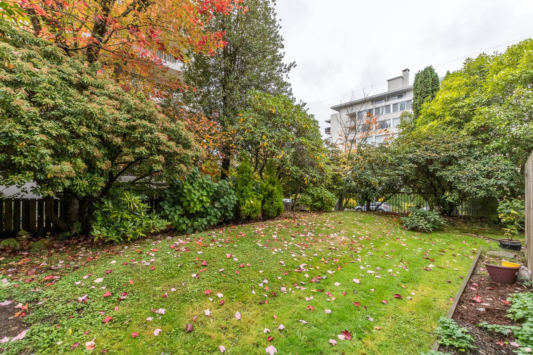107 1745 ESQUIMALT AVENUE, #107