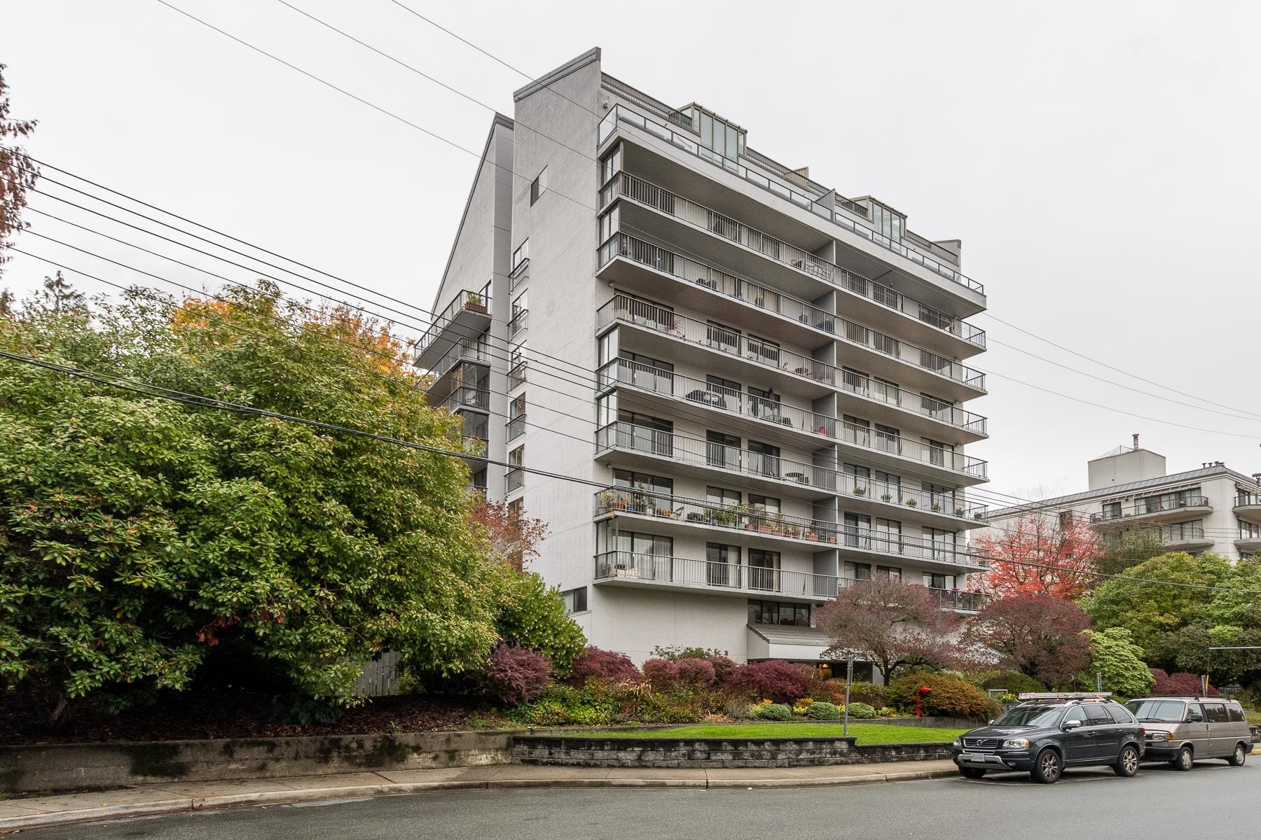 107 1745 ESQUIMALT AVENUE, #107