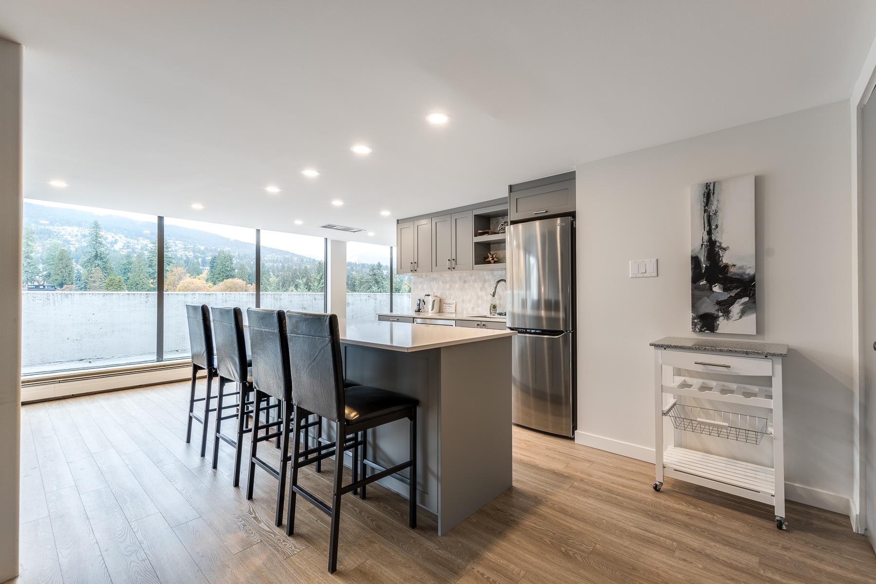 107 1745 ESQUIMALT AVENUE, #107
