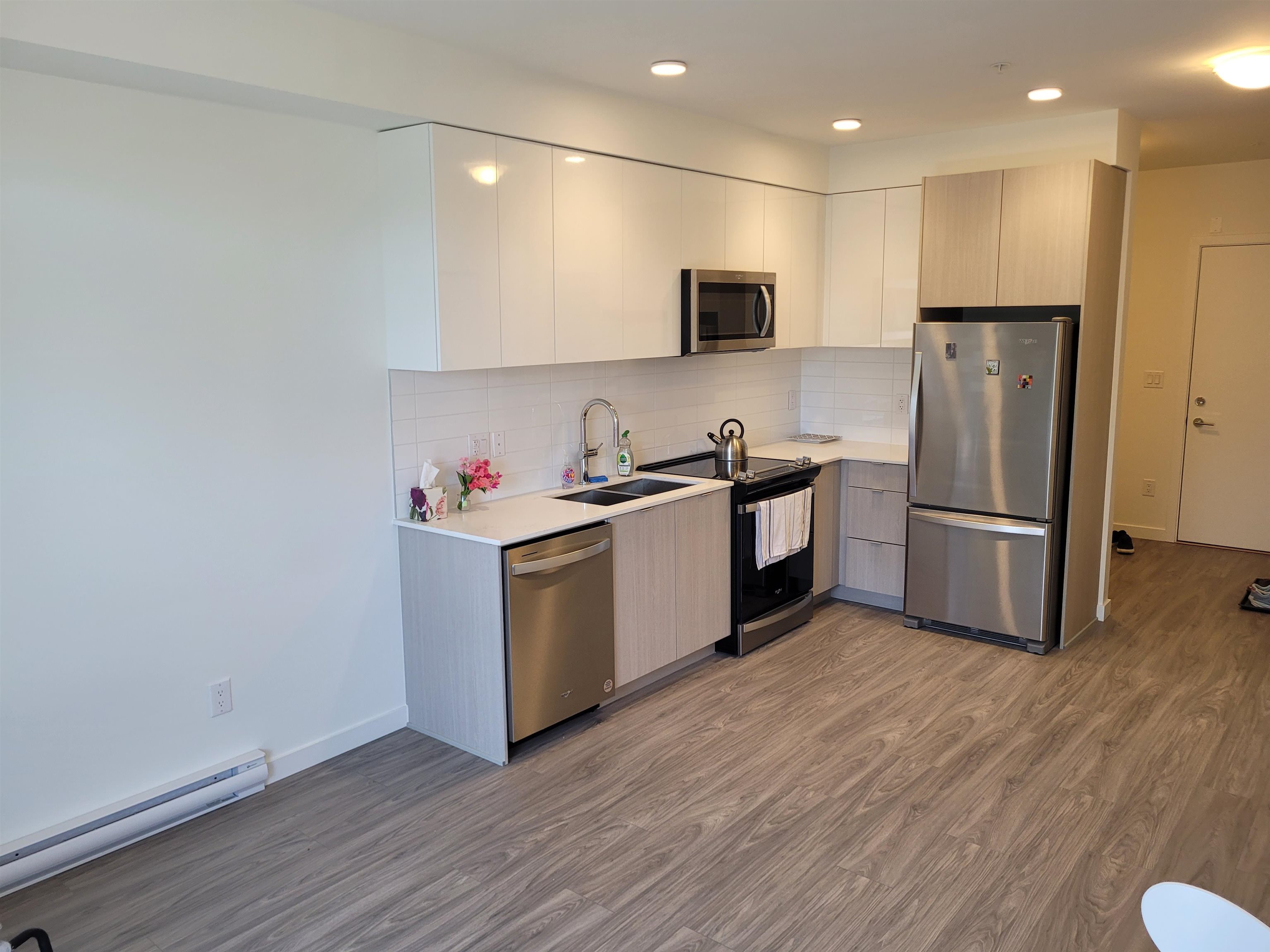 402 2236 WELCHER AVENUE, #402